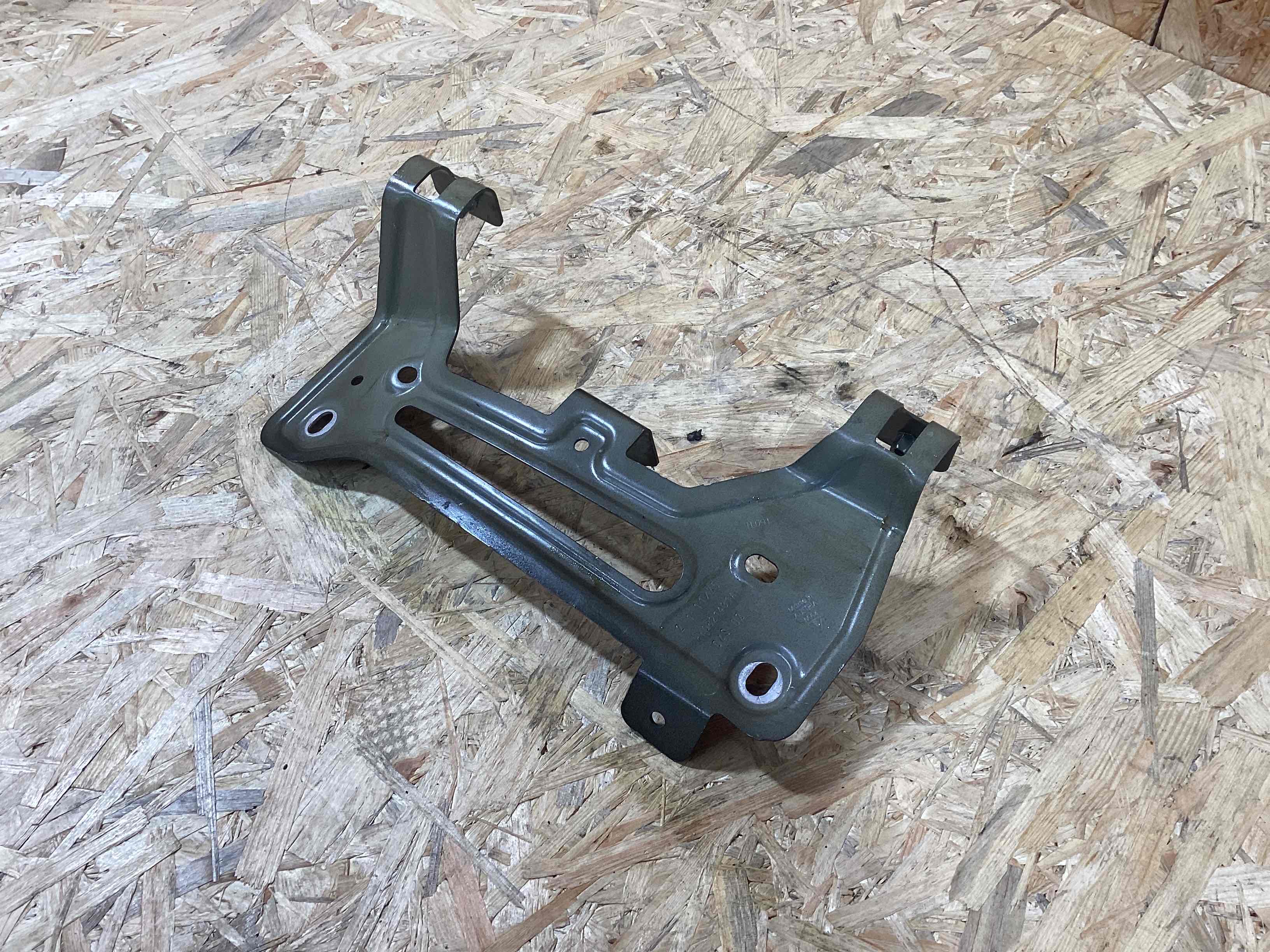 Крепление, кронштейн Porsche Cayenne 200526-109