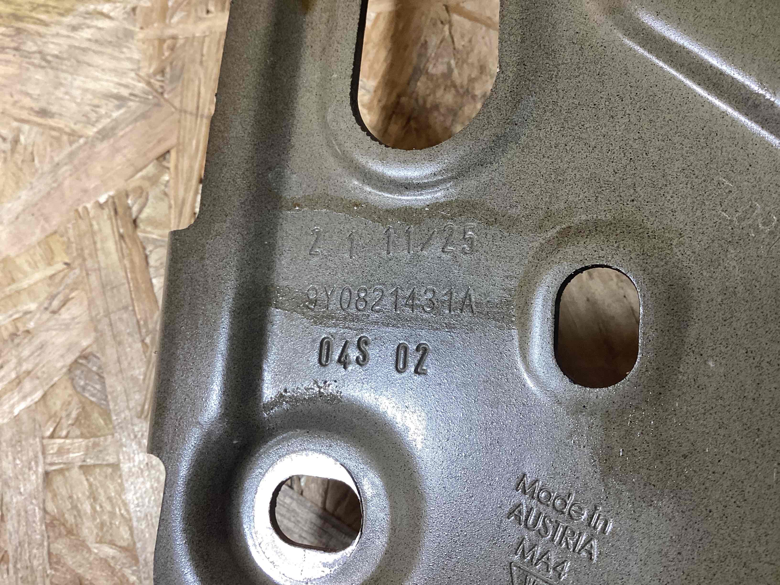 Крепление, кронштейн Porsche Cayenne 200526-109