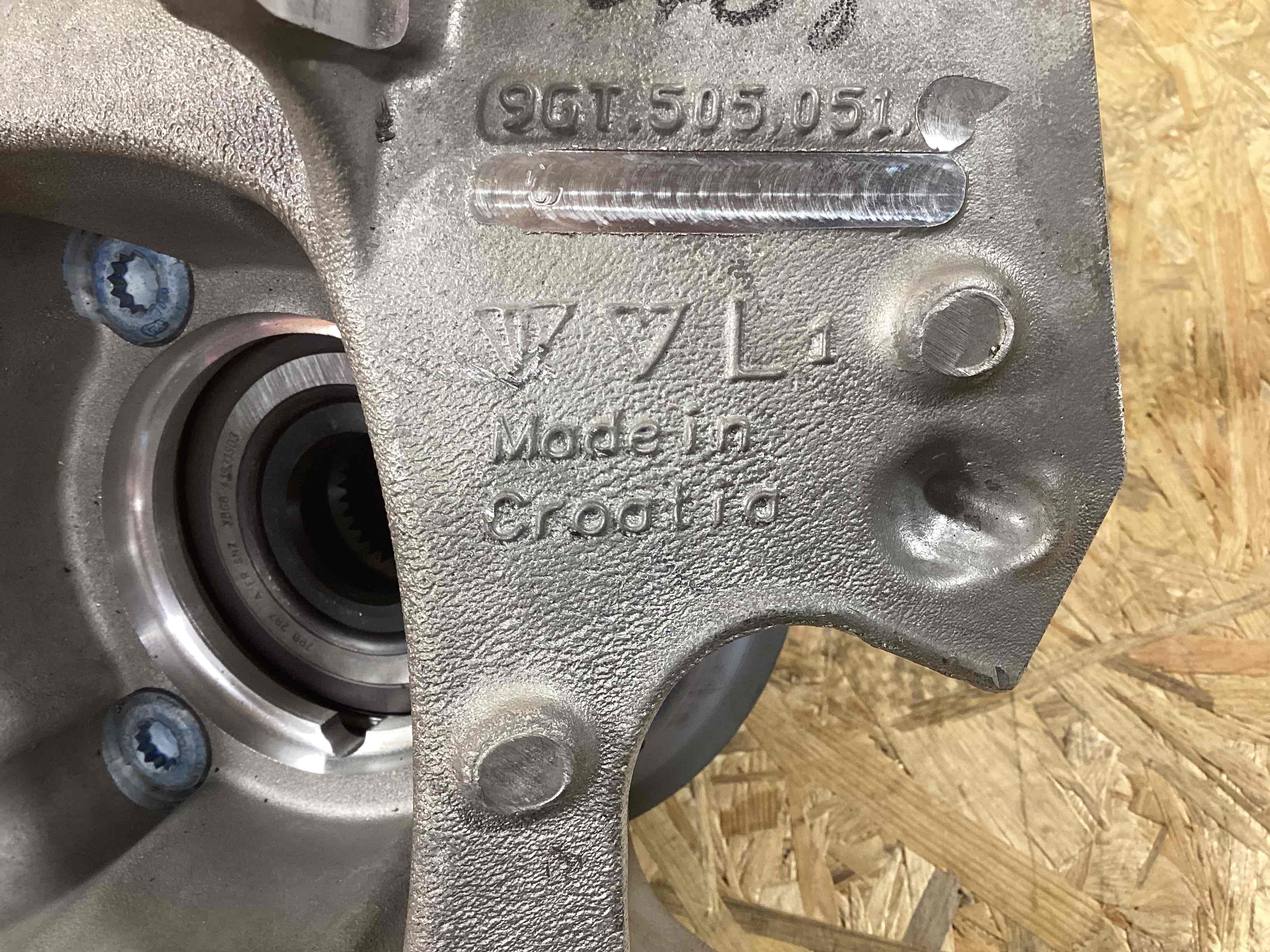 Кулак задний левый Porsche 911 GT3 200526-131