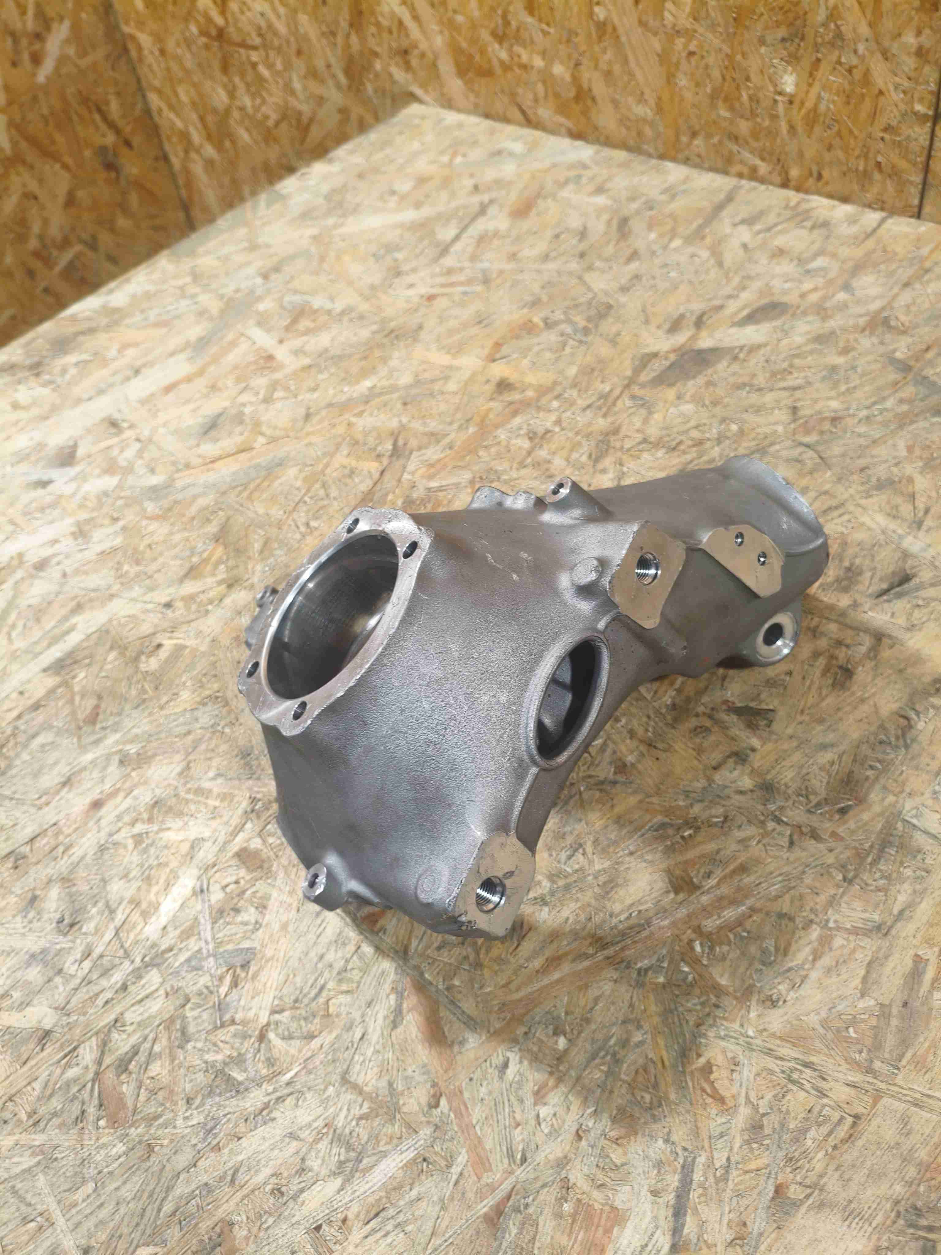 Кулак поворотный левый Porsche 911 200526-138