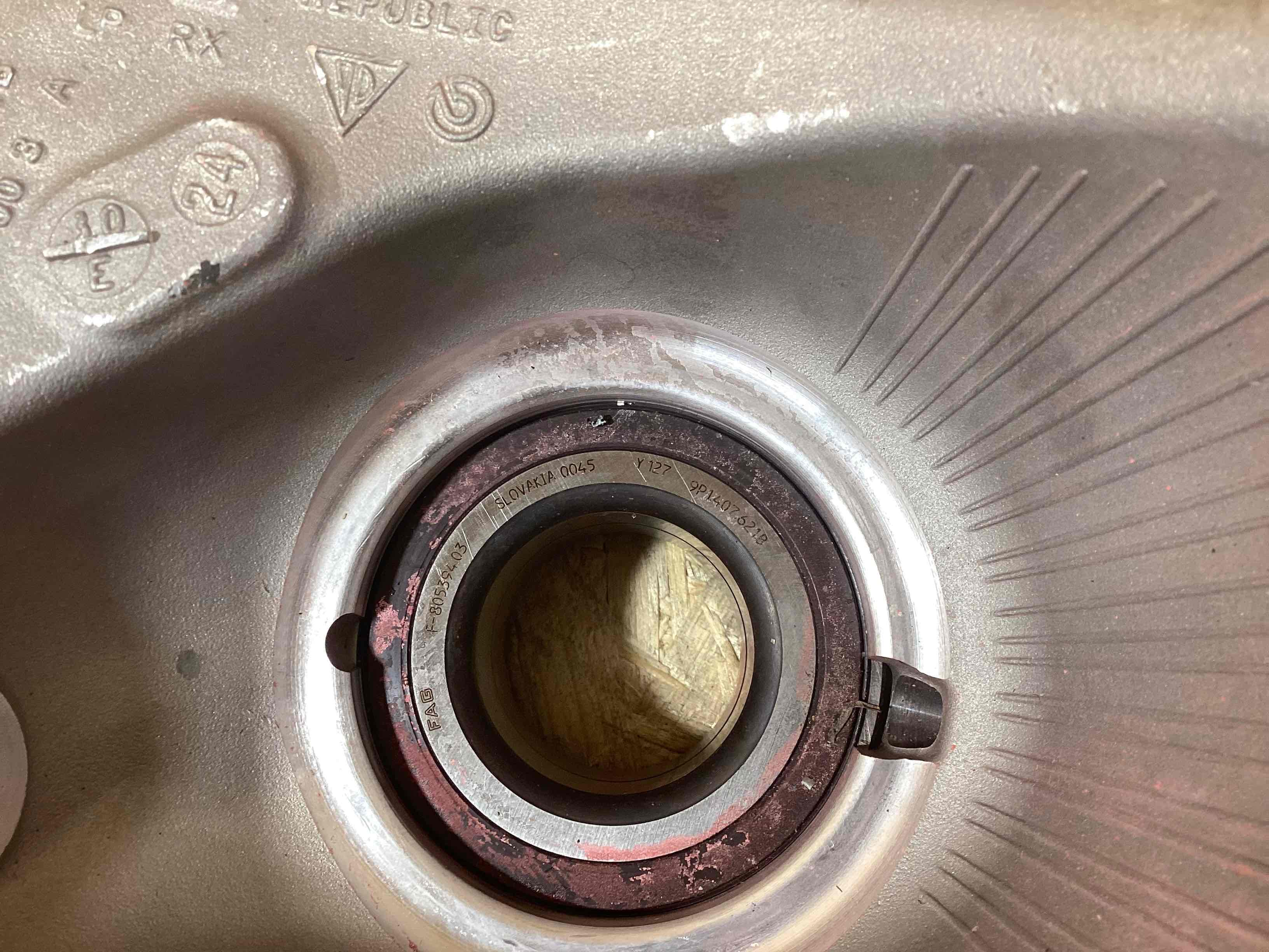 Кулак поворотный левый Porsche 911 200526-138