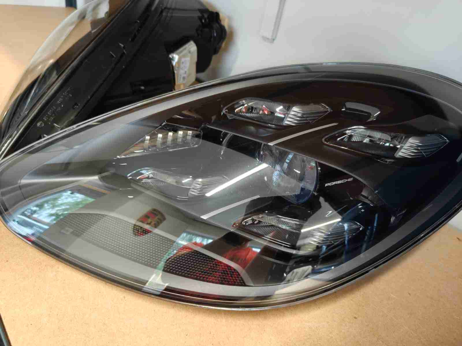 Фара ліва Porsche Panamera 200826-205