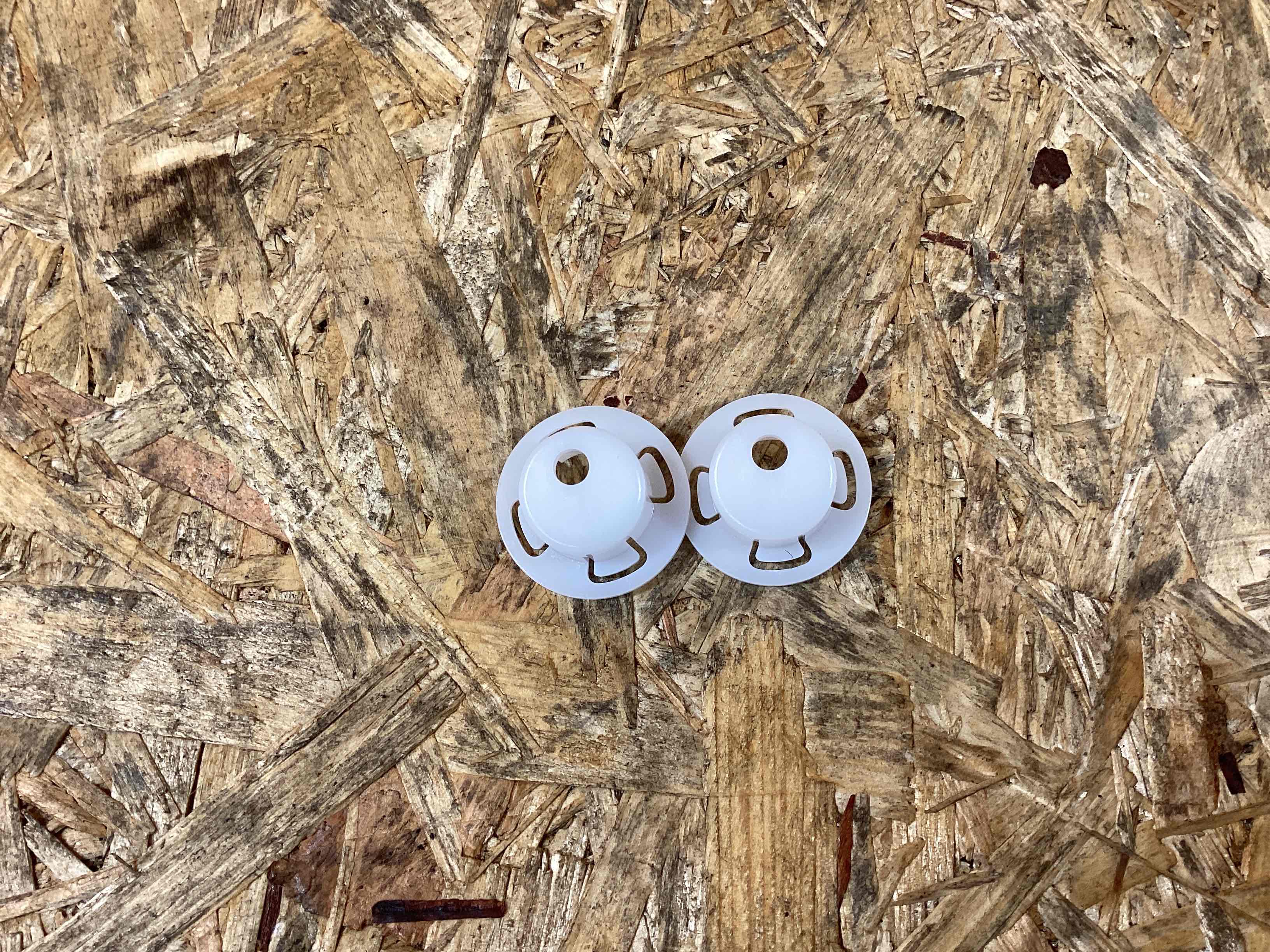 Опора радиатора, крепление/кронштейн, уплотнитель радиатора Porsche Taycan 201025-107