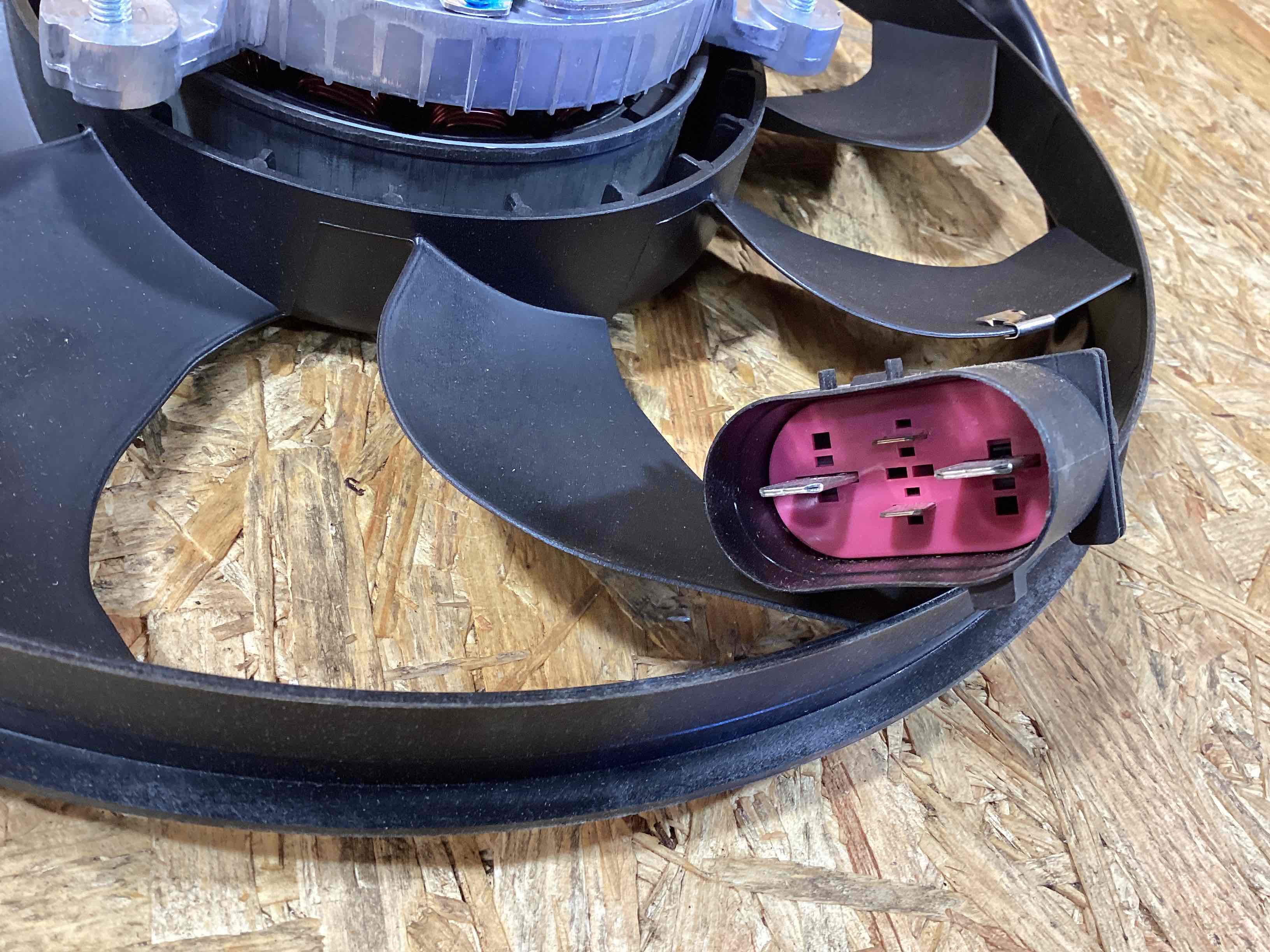 Вентилятор радиатора, вентиляторы Porsche 911 201025-111