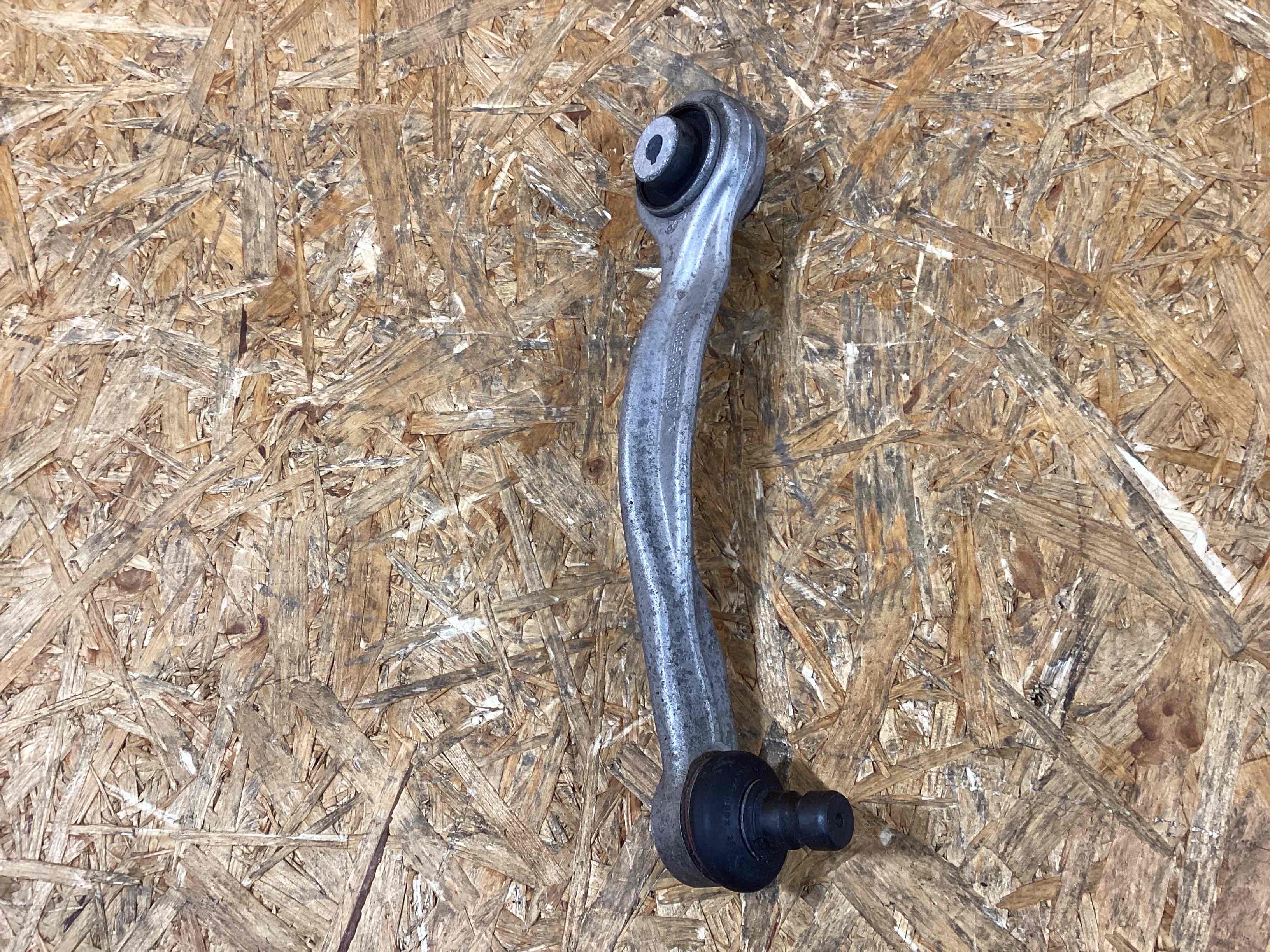 Рычаг подвески Porsche Cayenne 201125-106