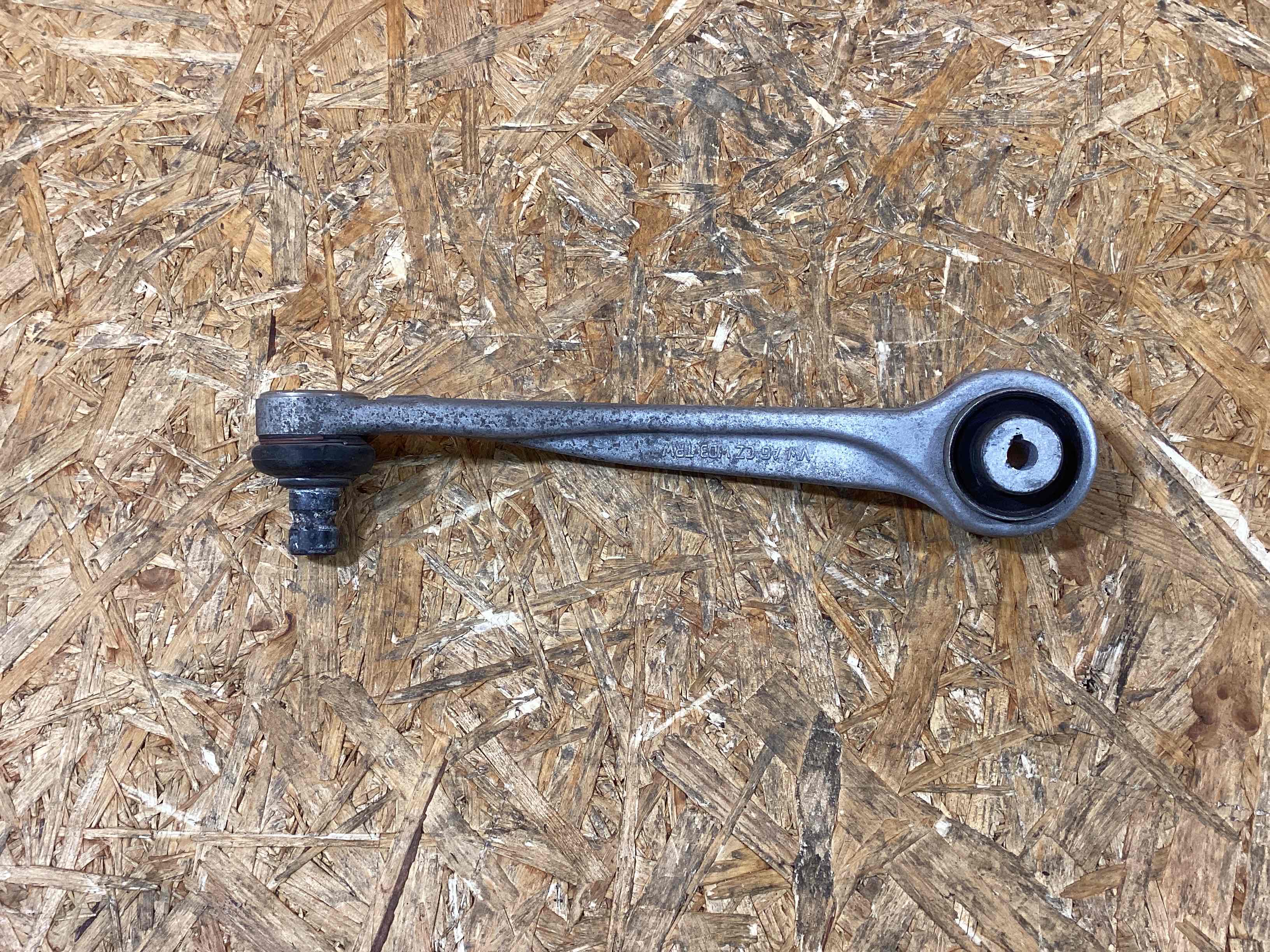 Рычаг подвески Porsche Cayenne 201125-107