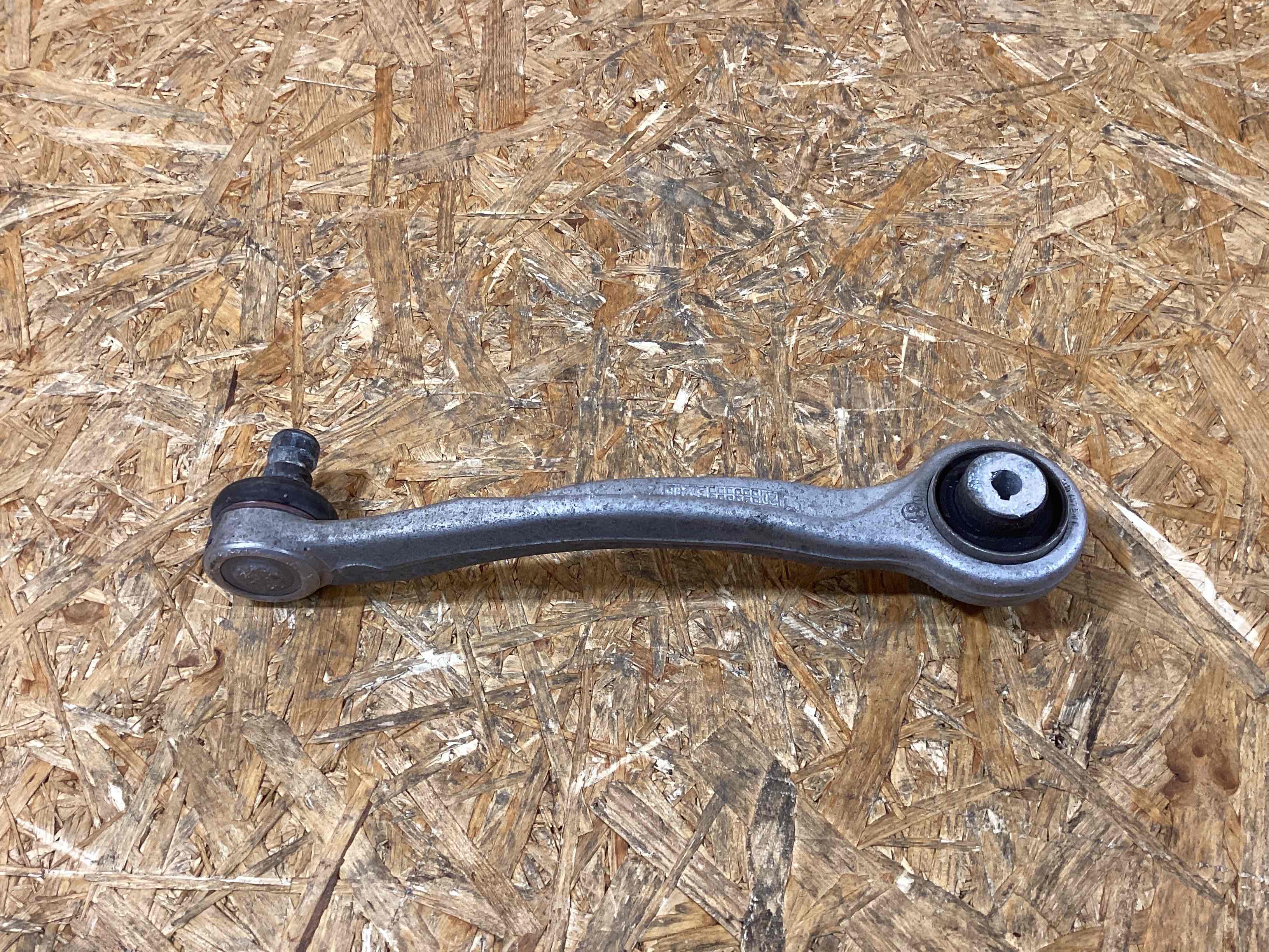 Рычаг подвески Porsche Cayenne 201125-107