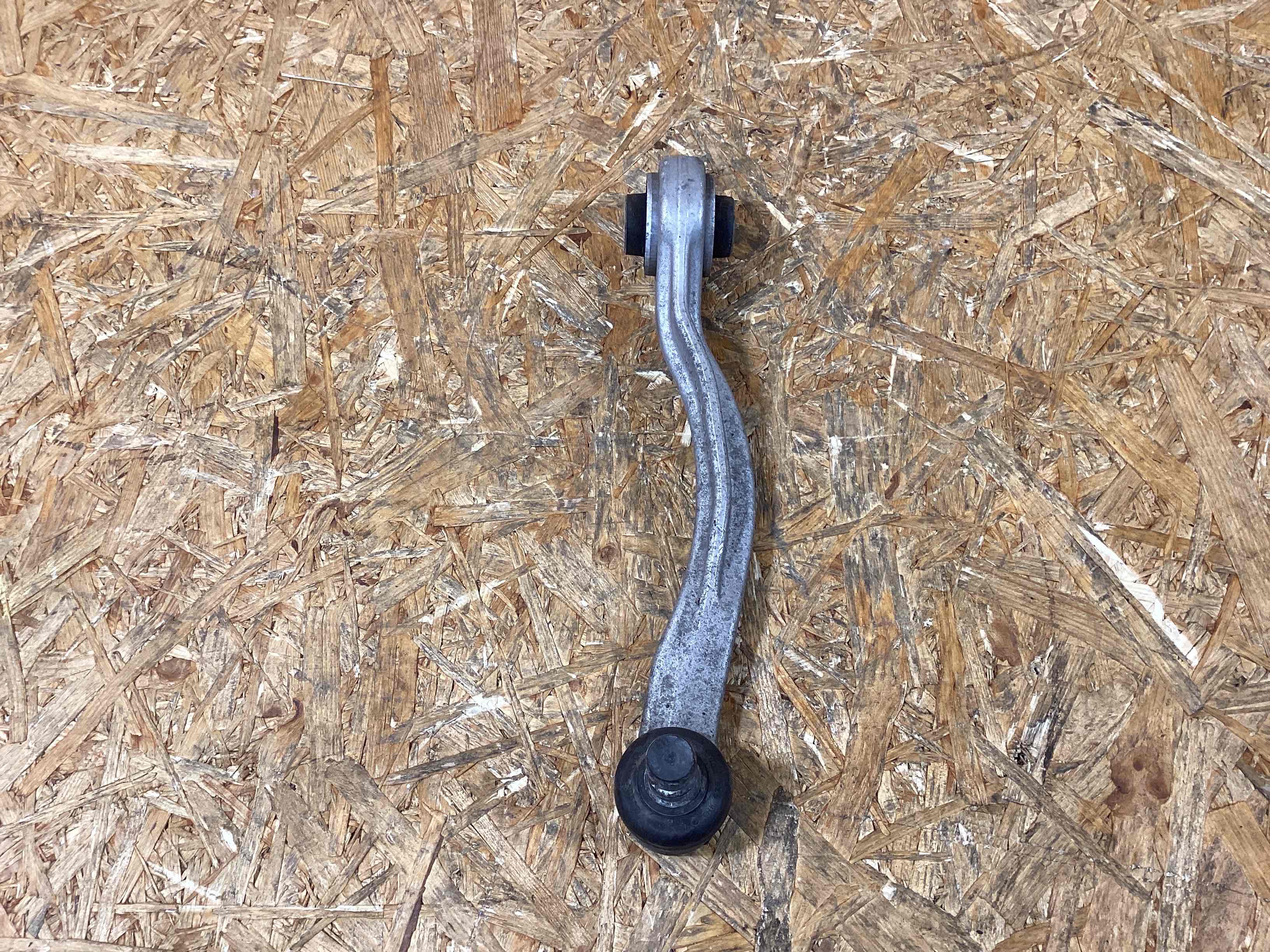 Рычаг подвески Porsche Cayenne 201125-107