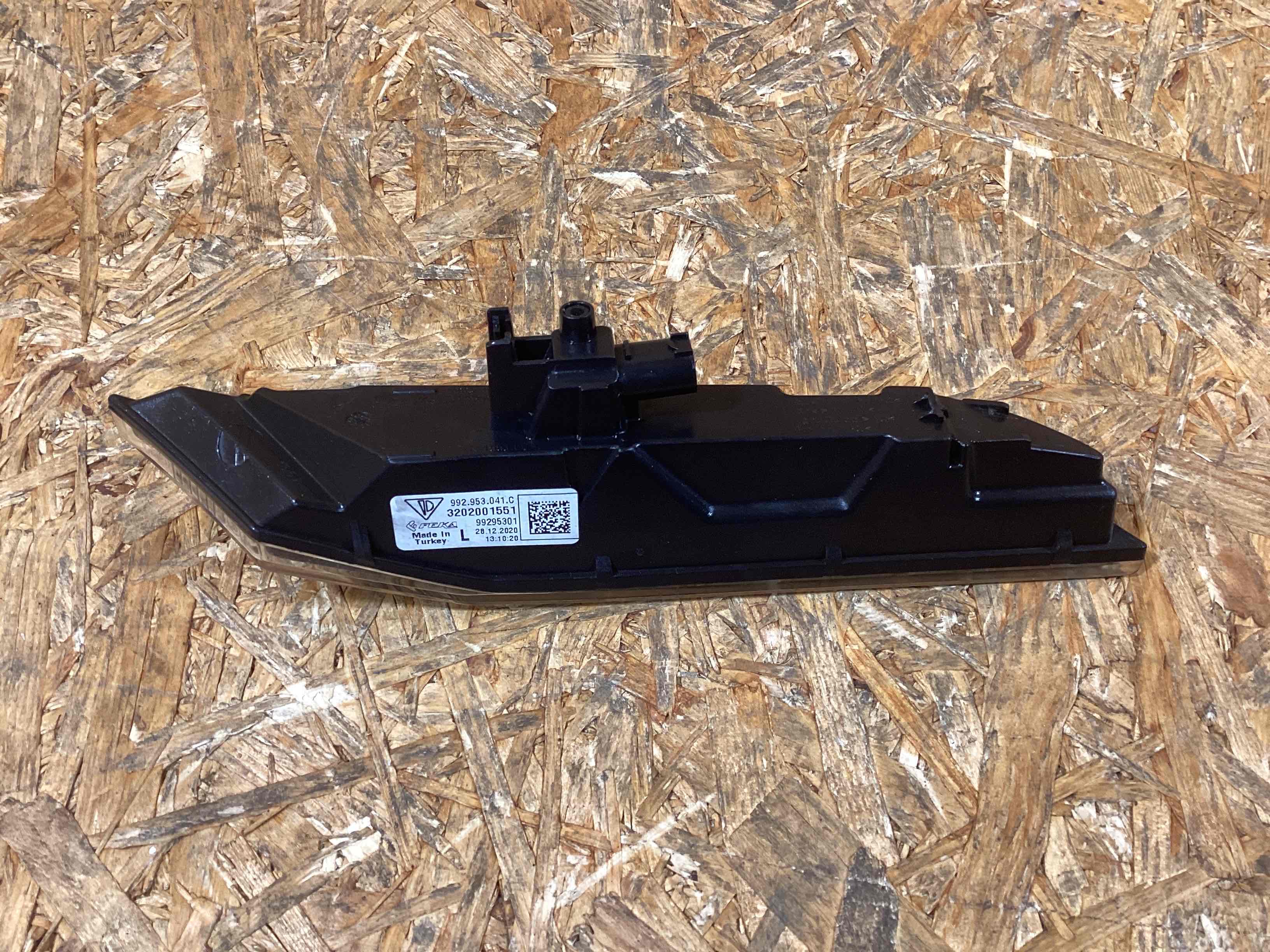 Фонарь (указатель/повторитель поворота, поворотник) Porsche 911 201125-108