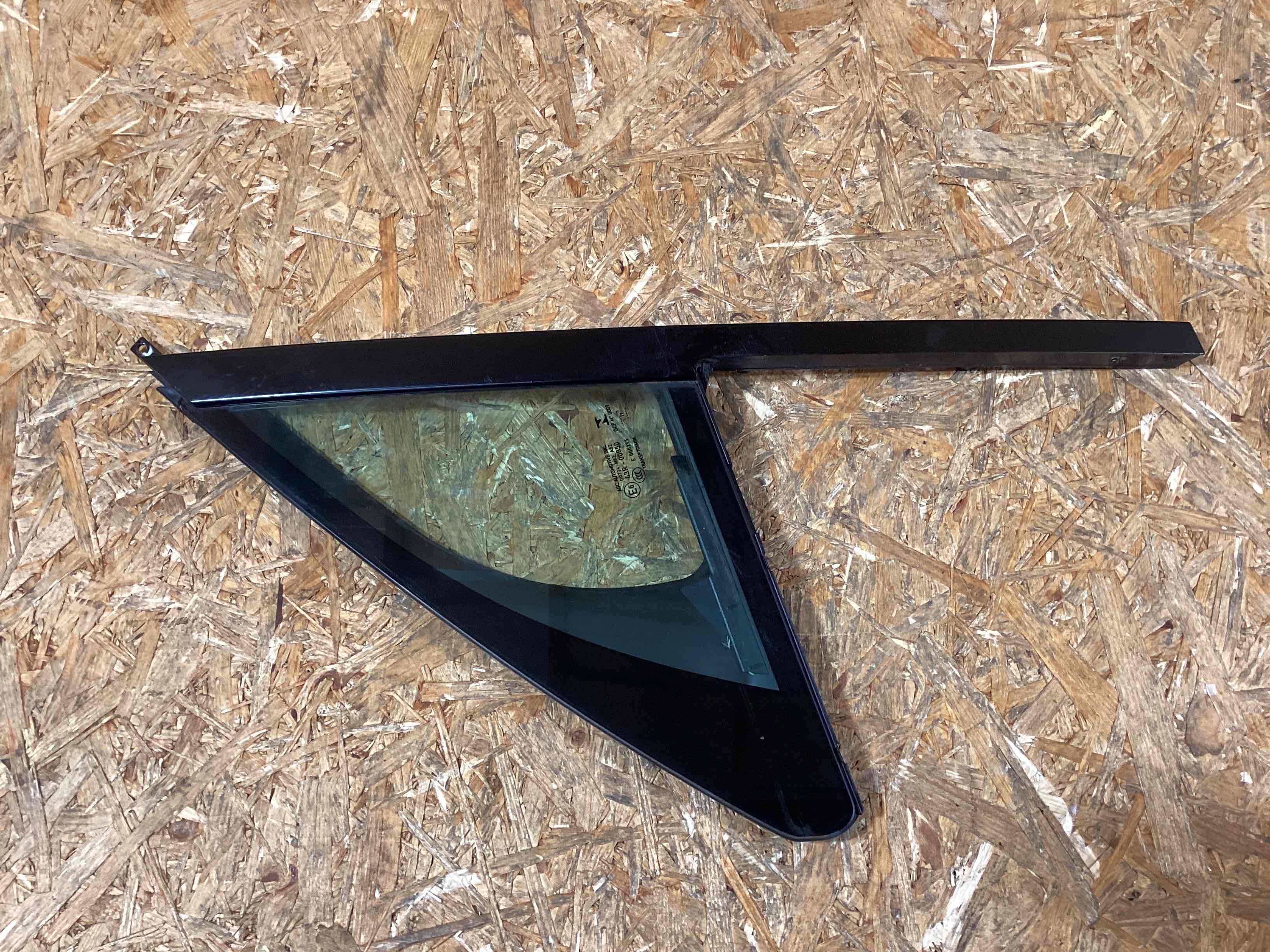 Стекло форточки двери Porsche Macan 210126-103