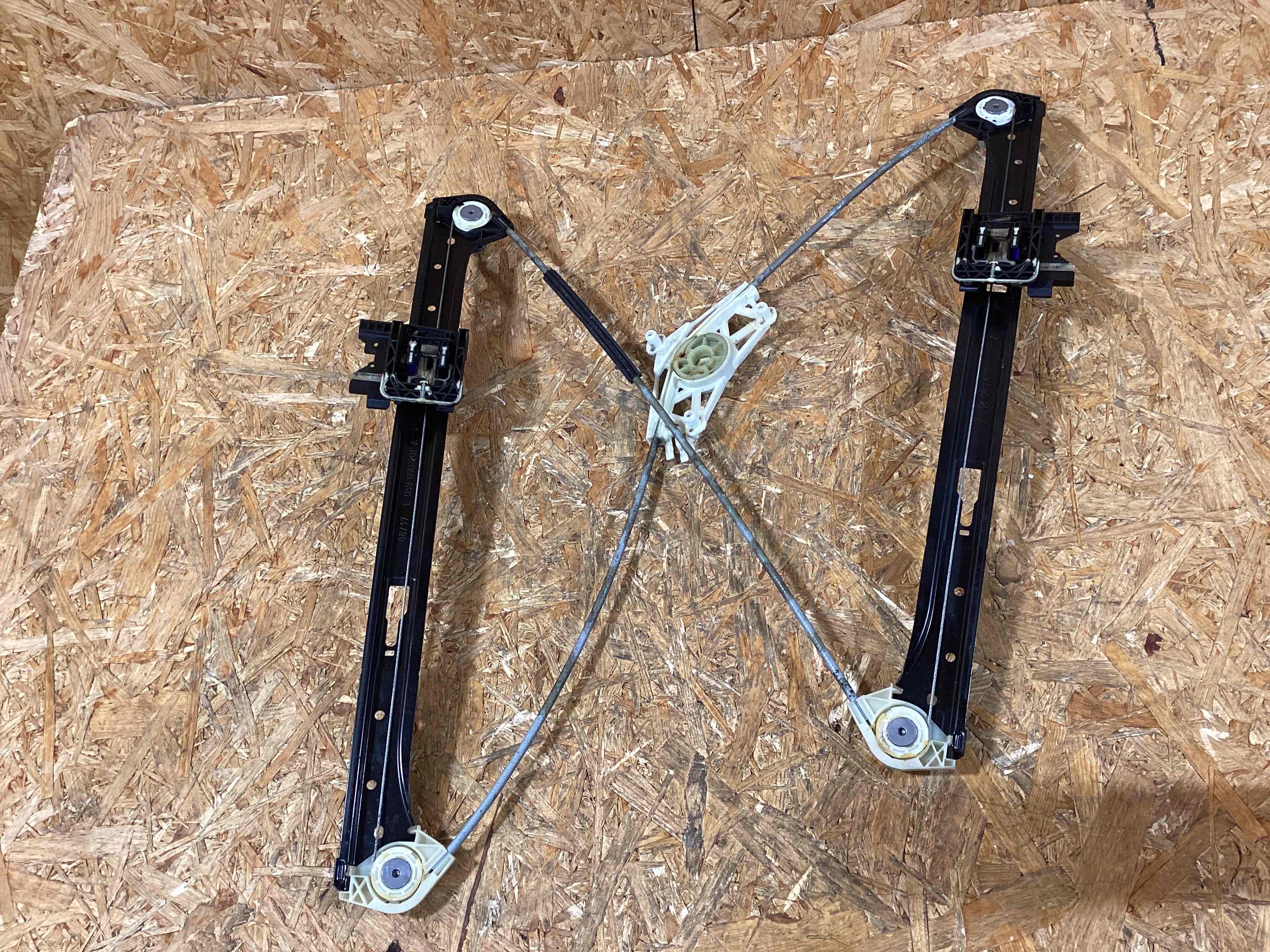 Стеклоподъемник передний левый Porsche Macan 210126-110