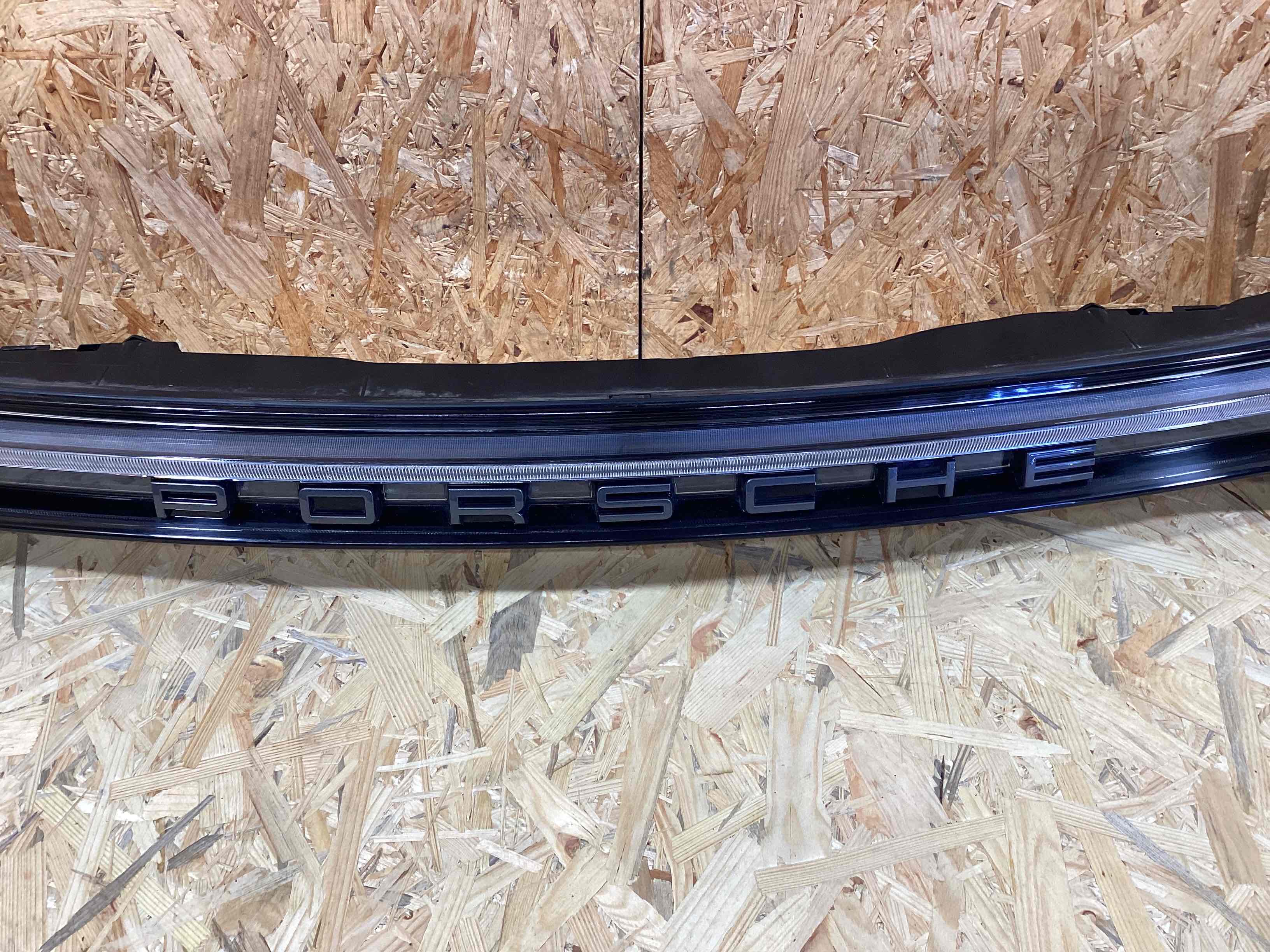 Фонарь стоп-сигнал Porsche Macan 210426-105