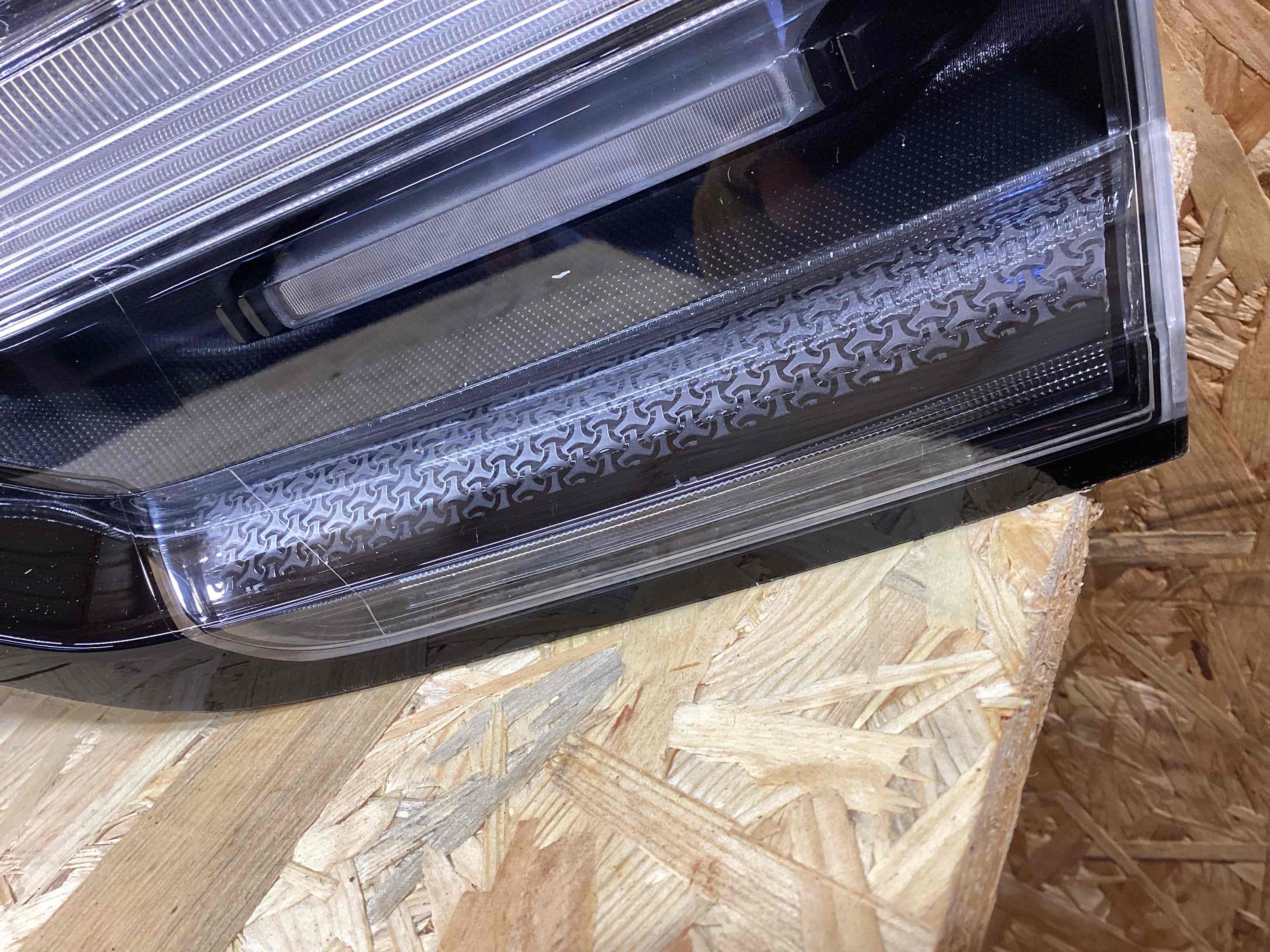 Фонарь стоп-сигнал Porsche Macan 210426-105