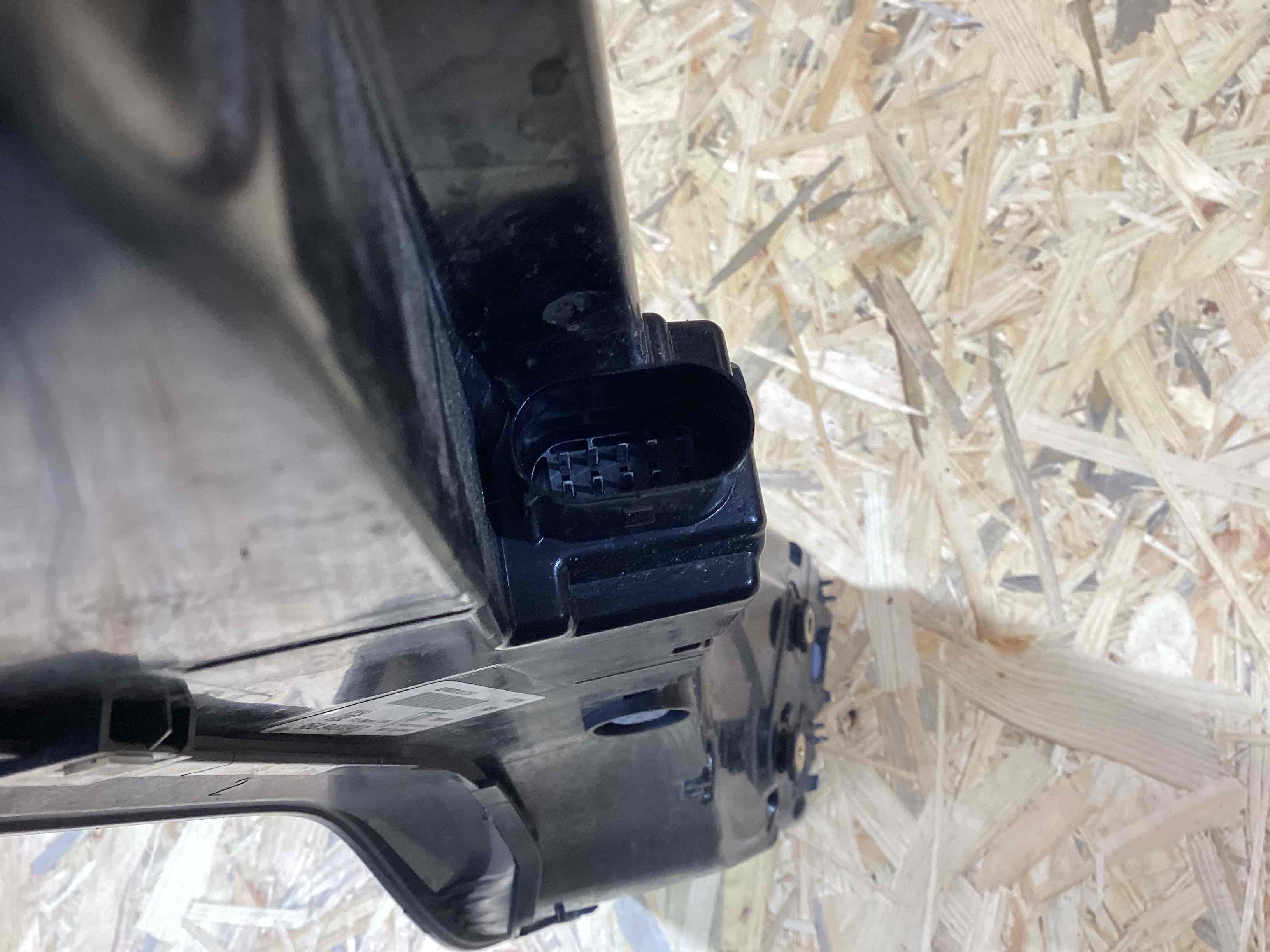 Фонарь стоп-сигнал Porsche Macan 210426-105