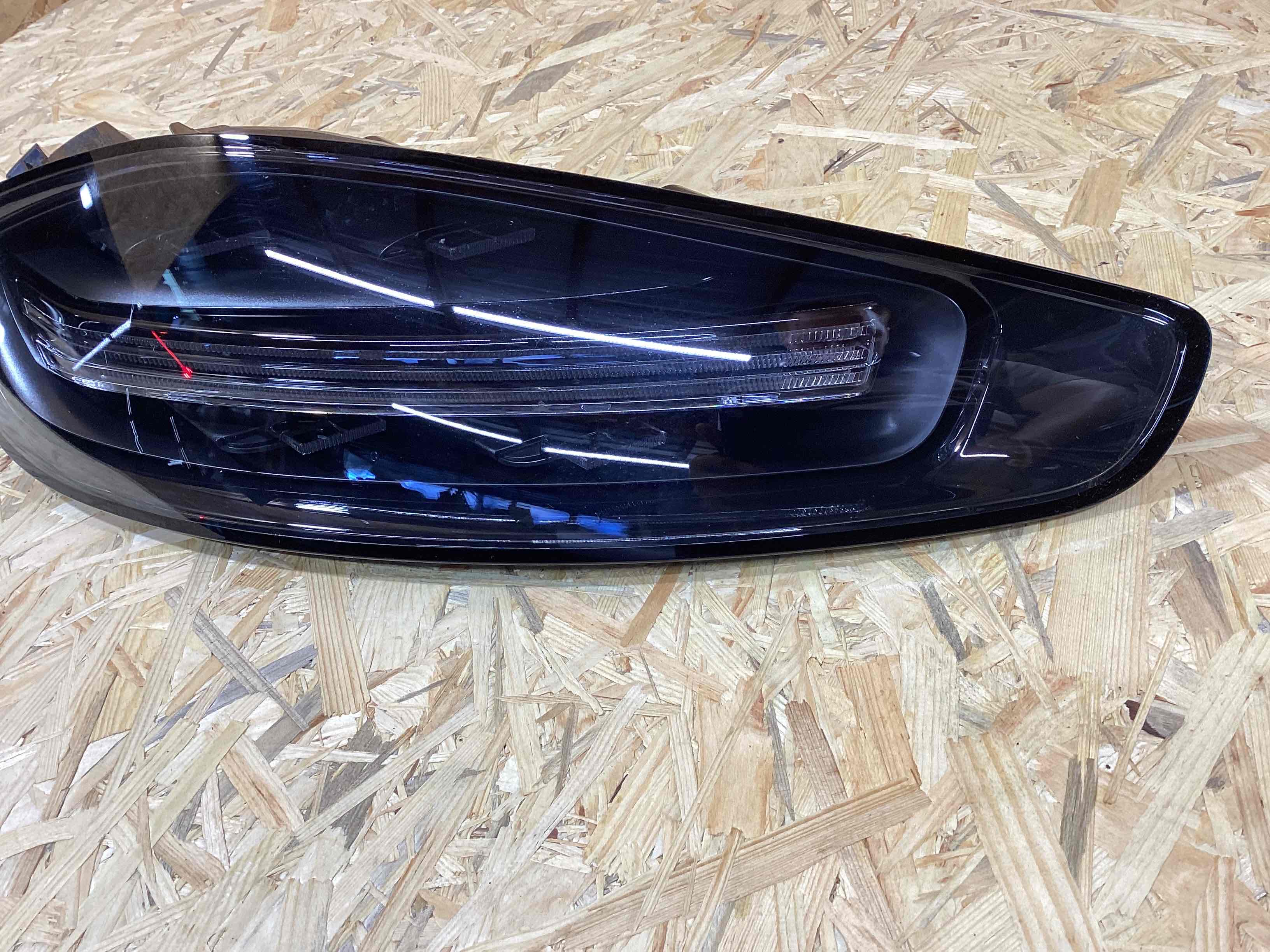 Фонарь задний левый Porsche Boxster 718 210426-110