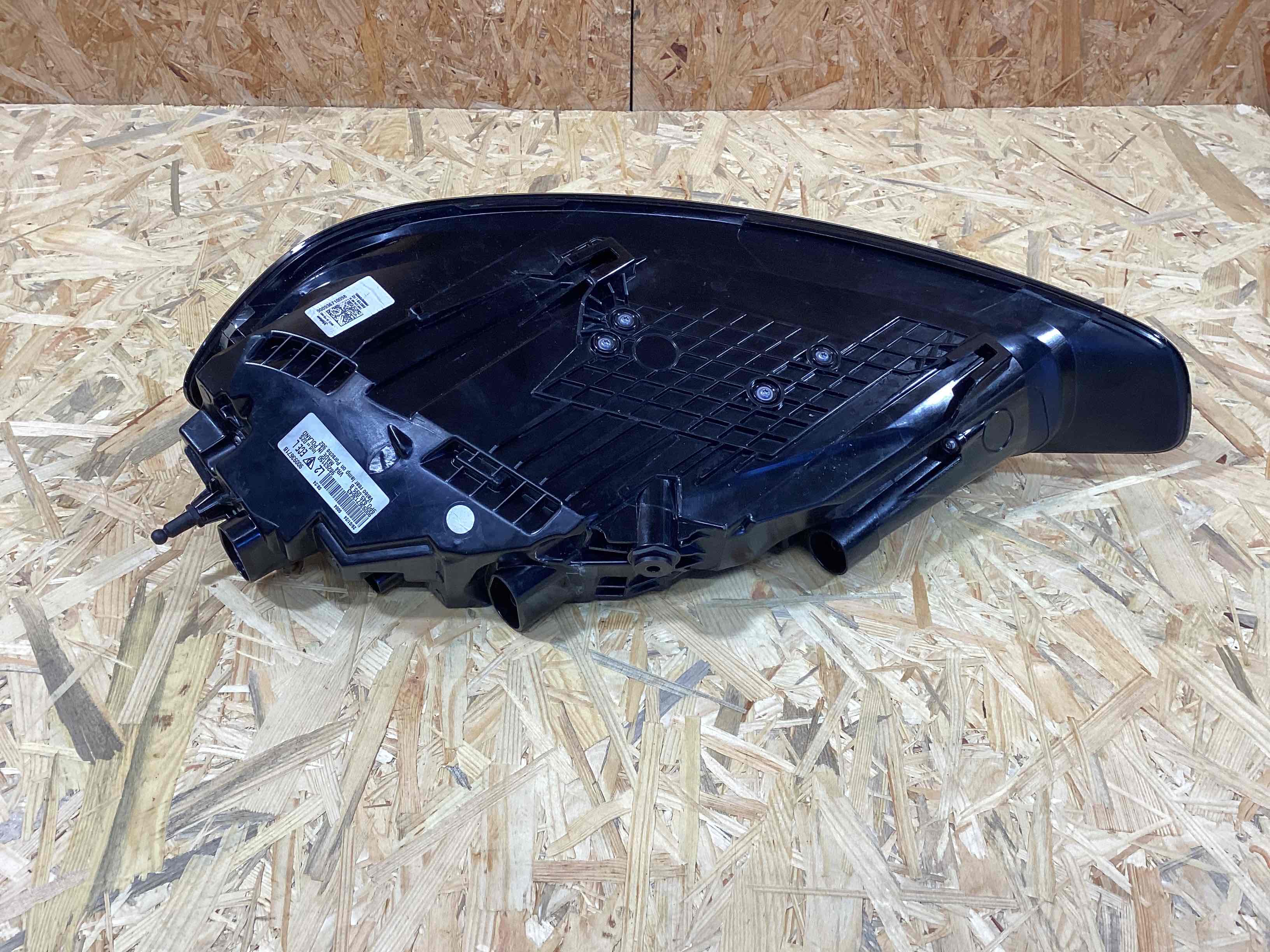 Фонарь задний левый Porsche Boxster 718 210426-110