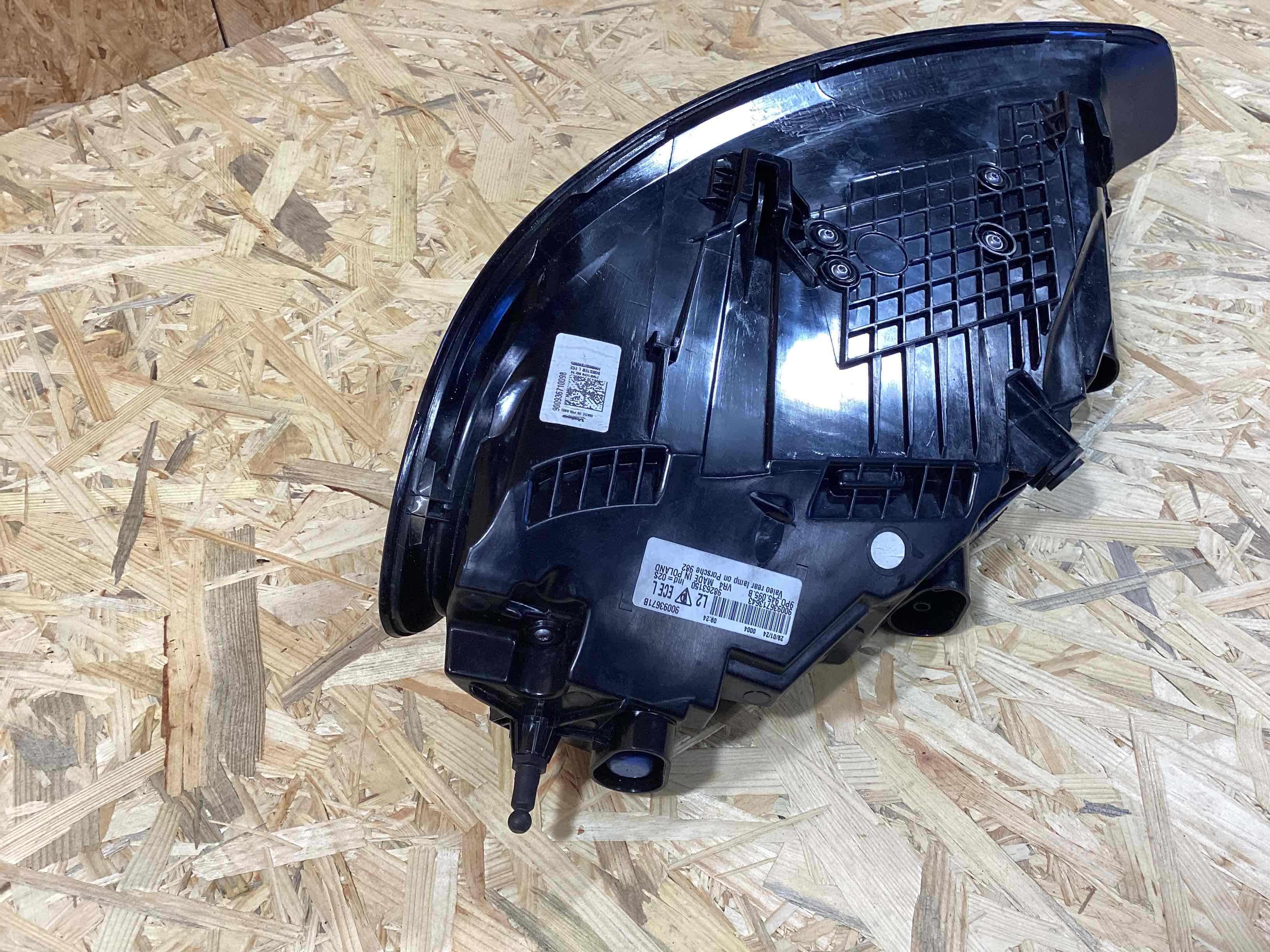 Фонарь задний левый Porsche Boxster 718 210426-110