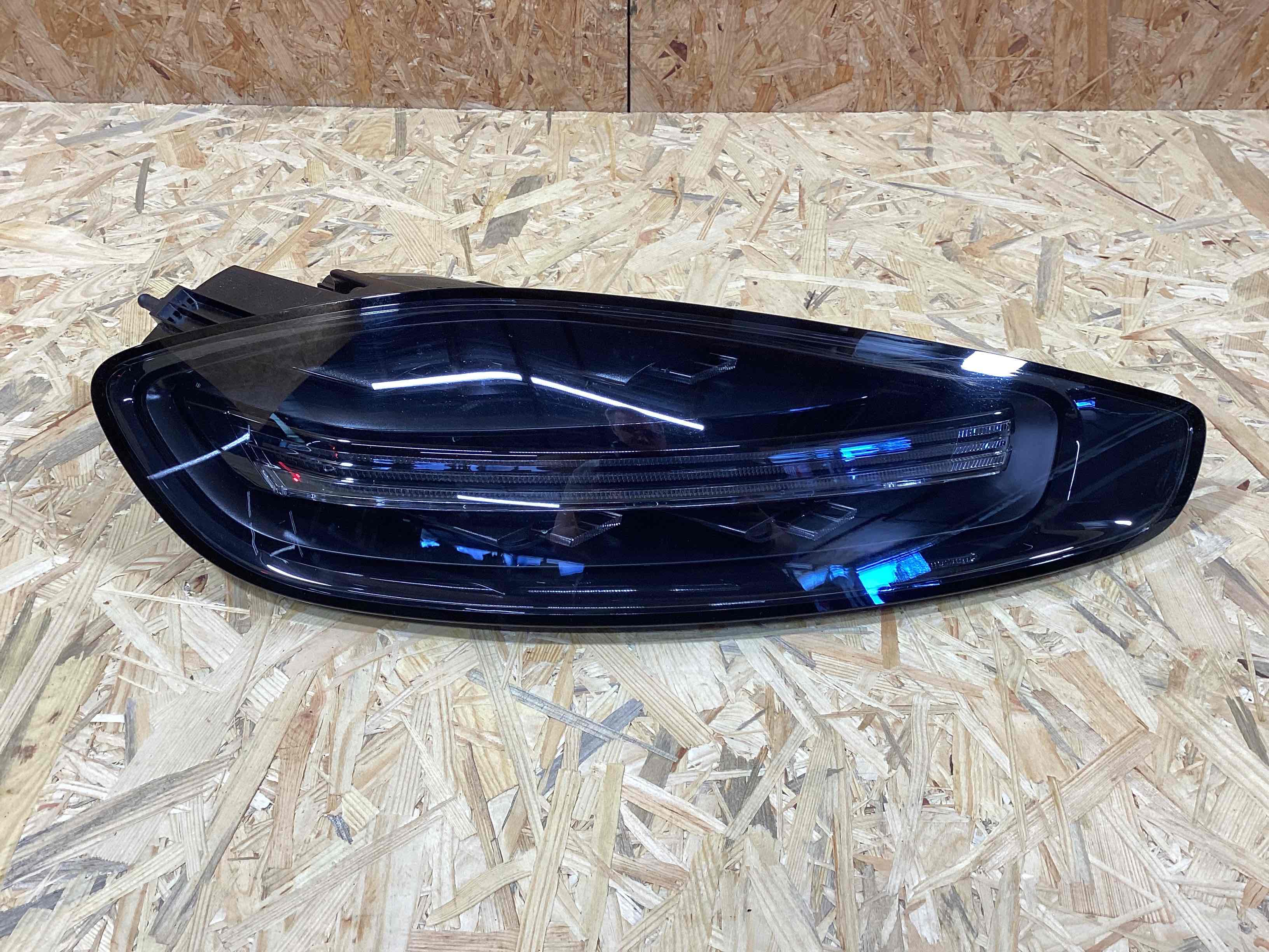 Фонарь задний левый Porsche Boxster 718 210426-110