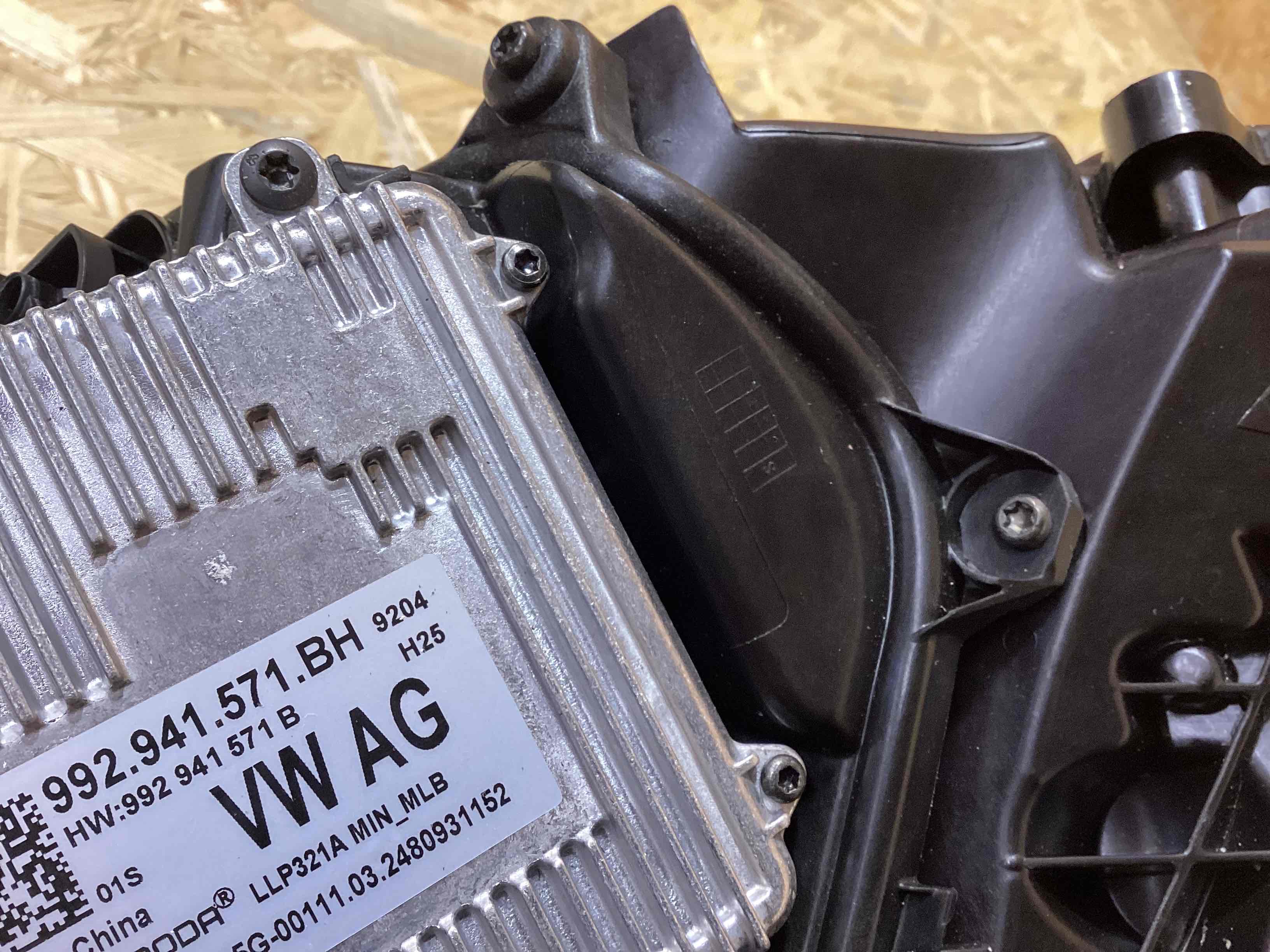 Фара левая Porsche 911 210426-111