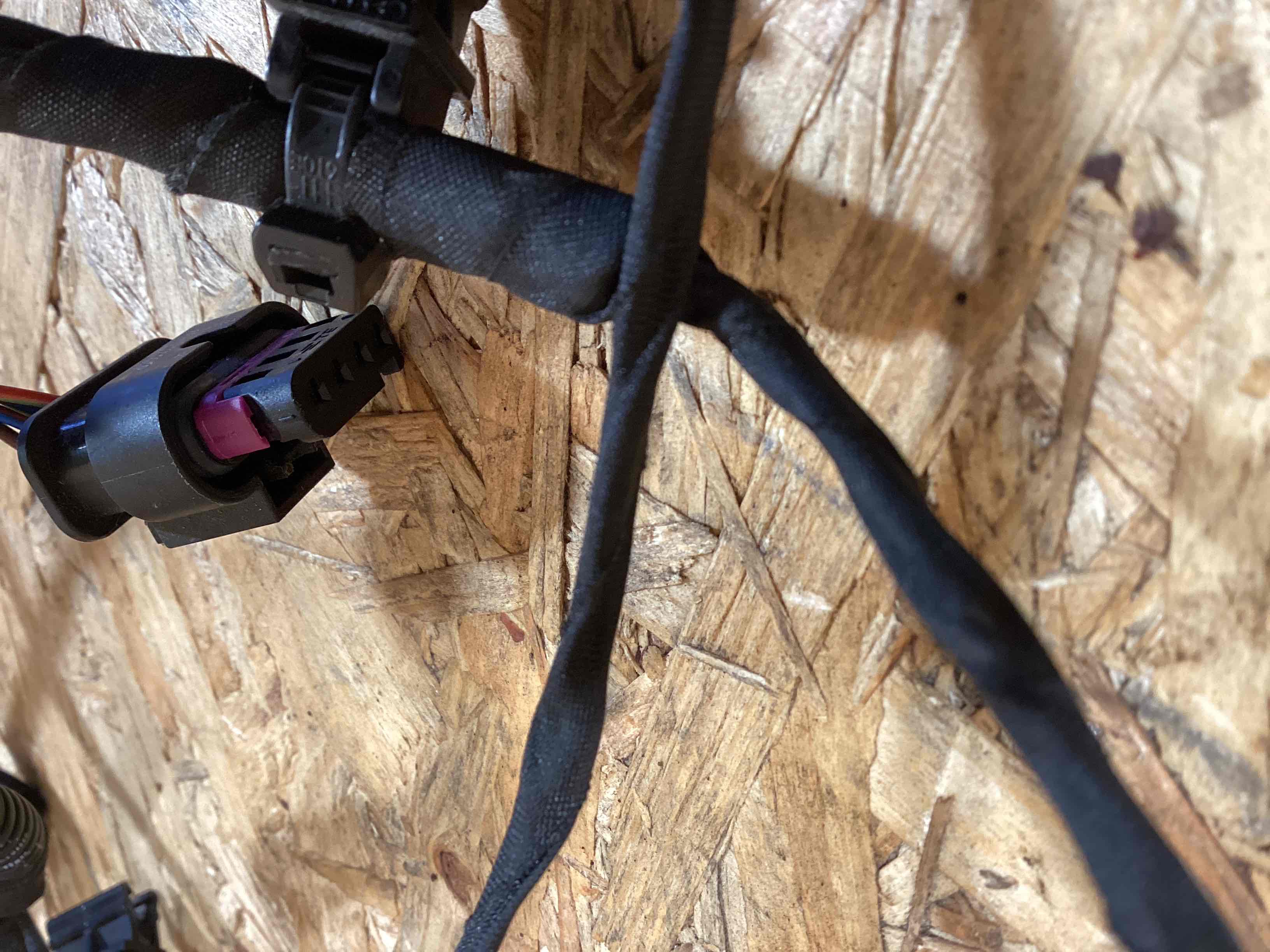 Электропроводка (коса) Porsche Macan 211025-101