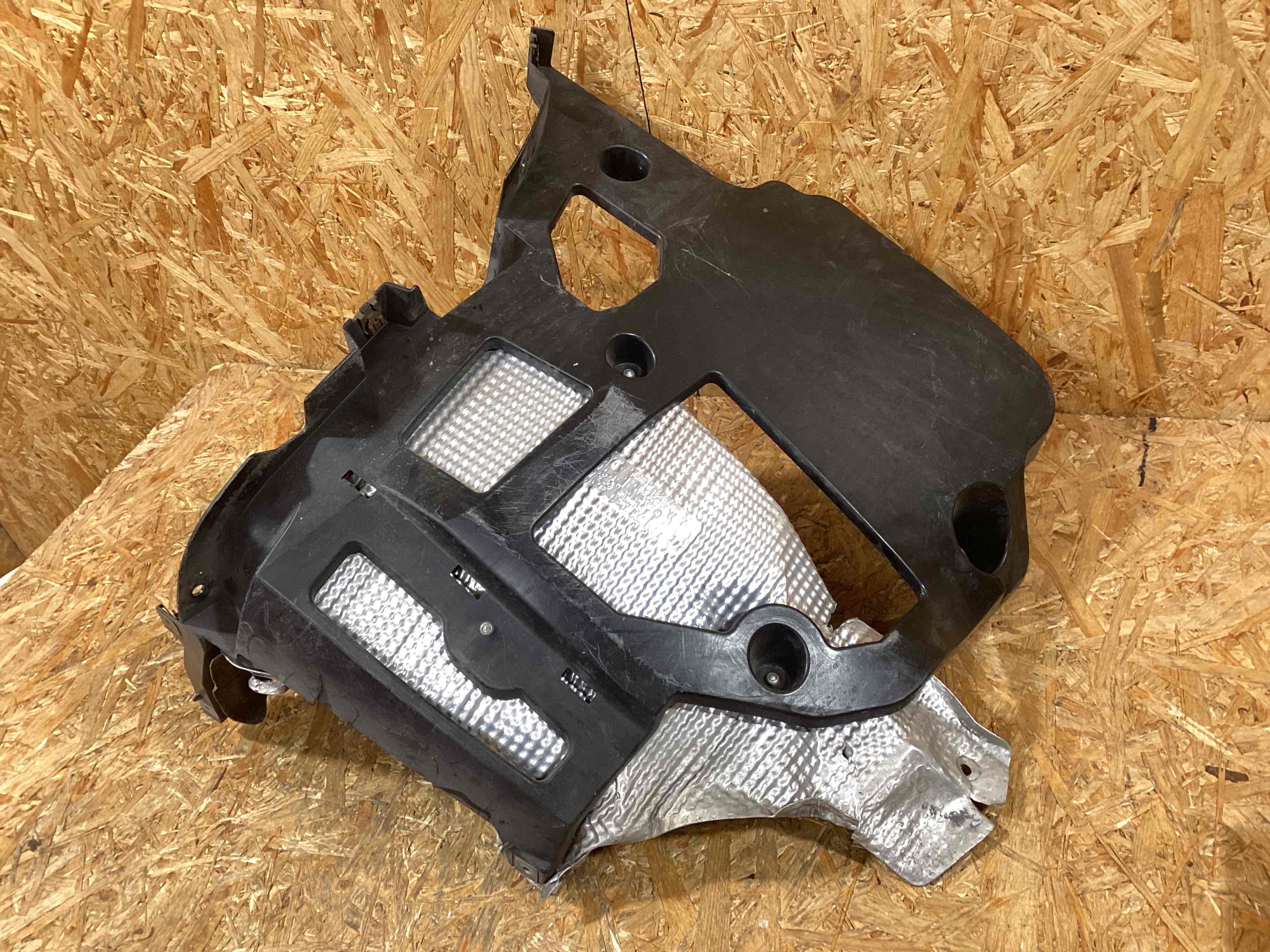 Крепление бампера Porsche Panamera 220126-104