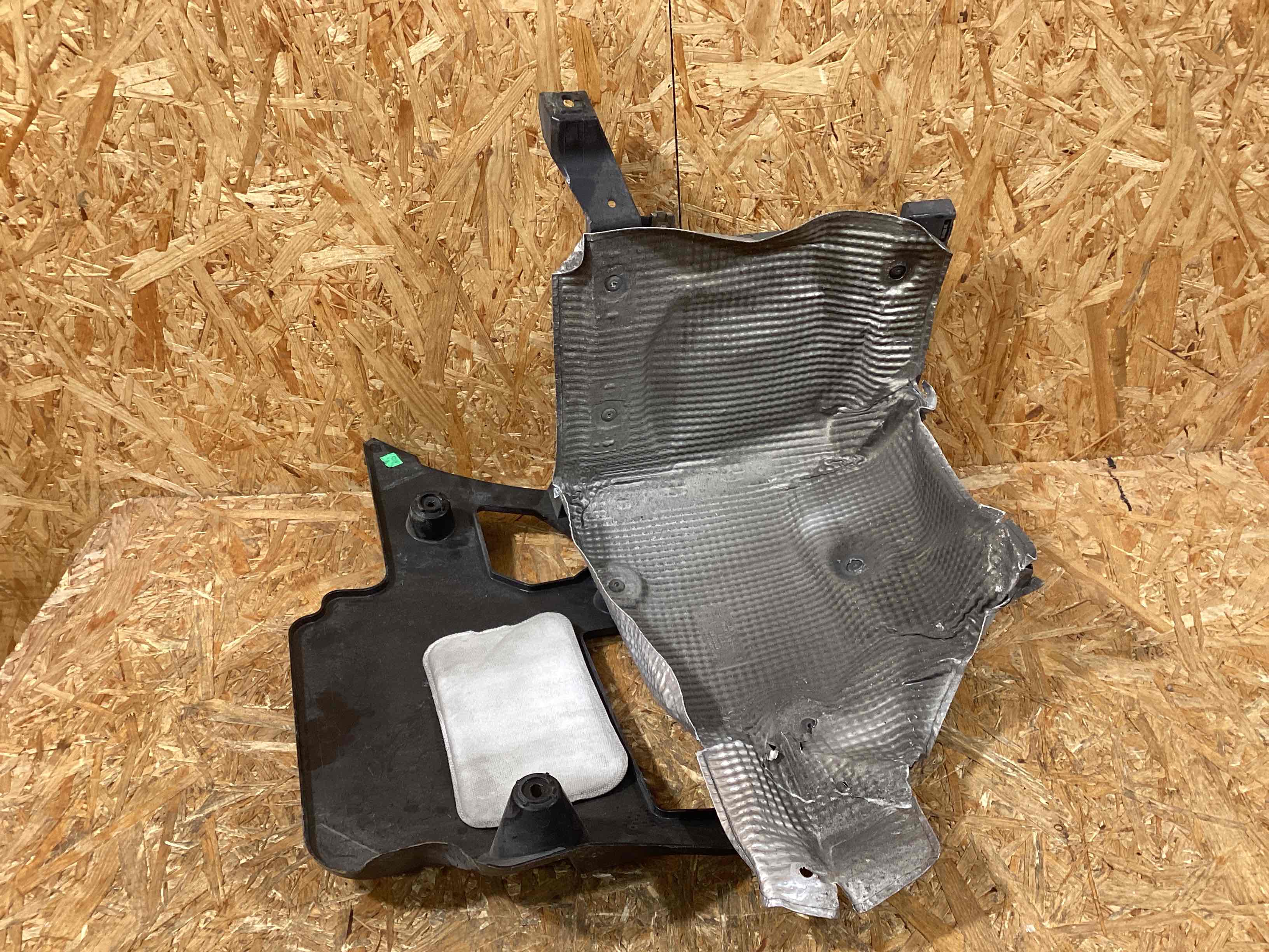 Крепление бампера Porsche Panamera 220126-104