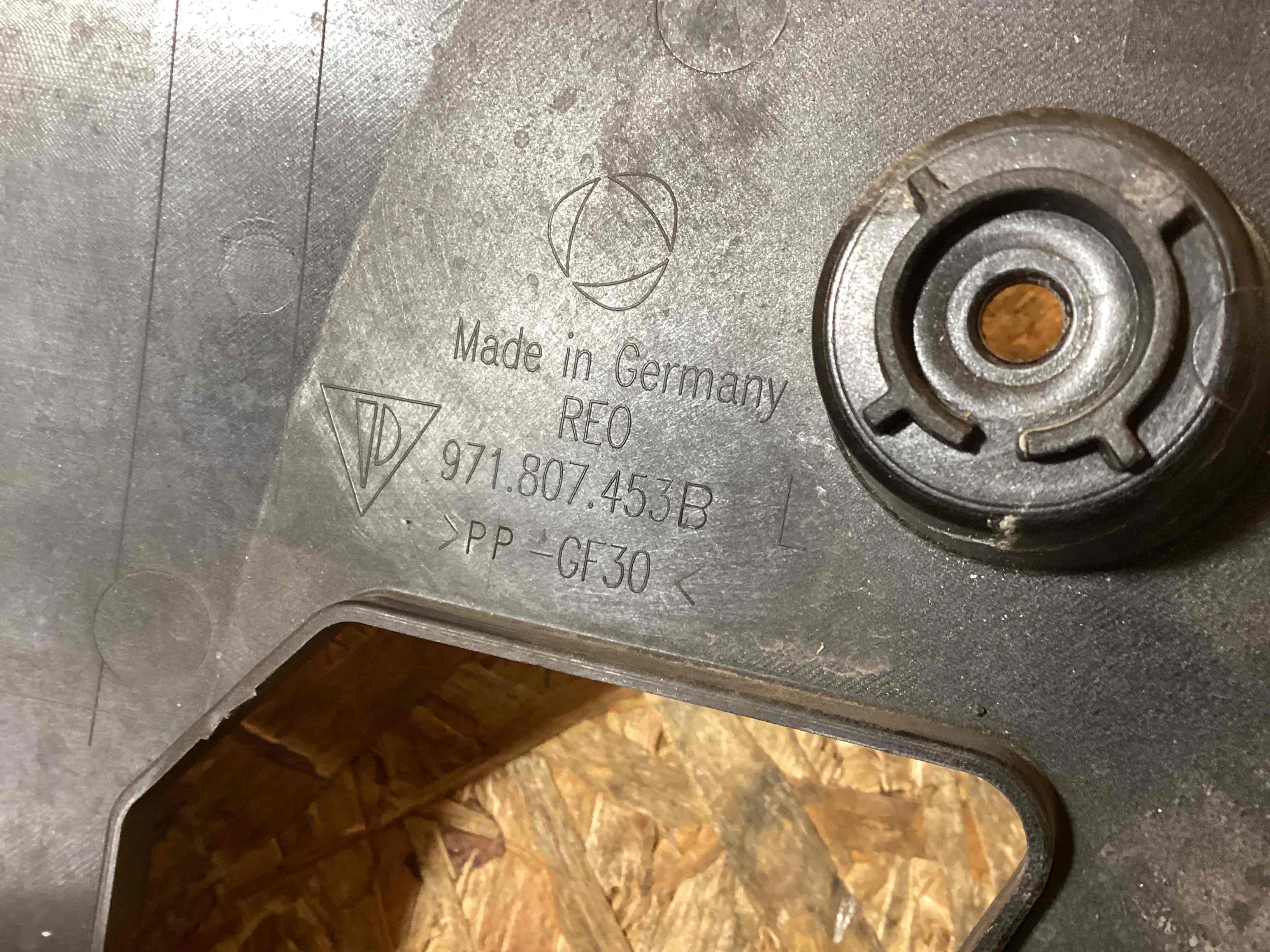 Крепление бампера Porsche Panamera 220126-104