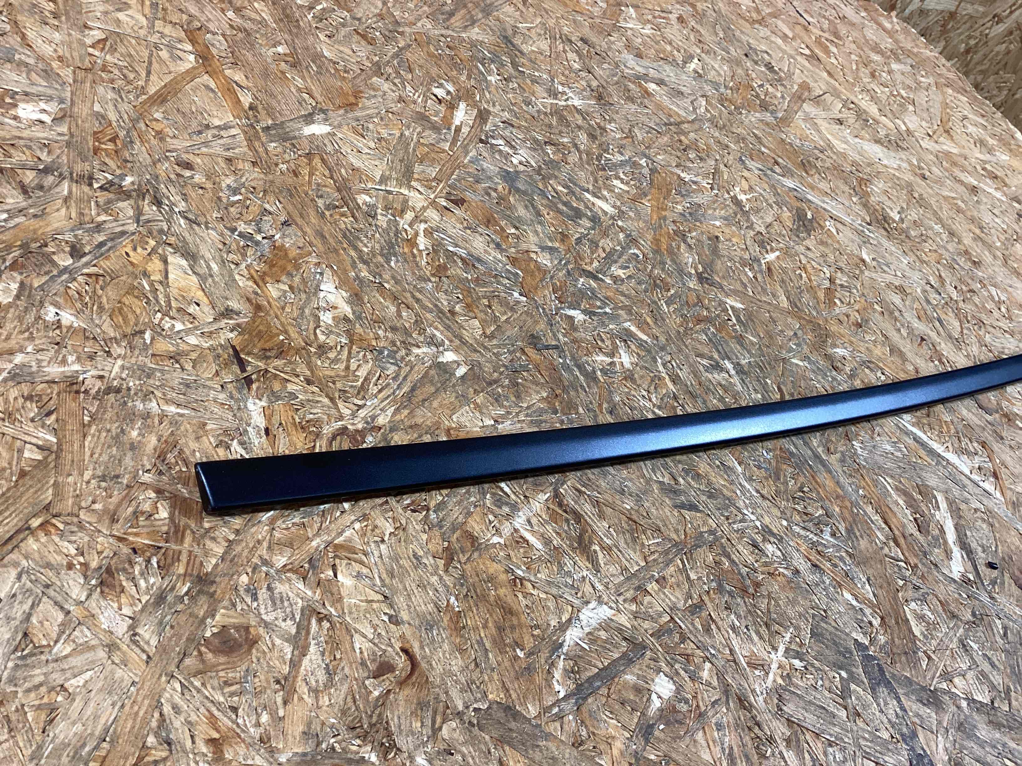 Молдинг двери задней правой Porsche Macan 220126-105