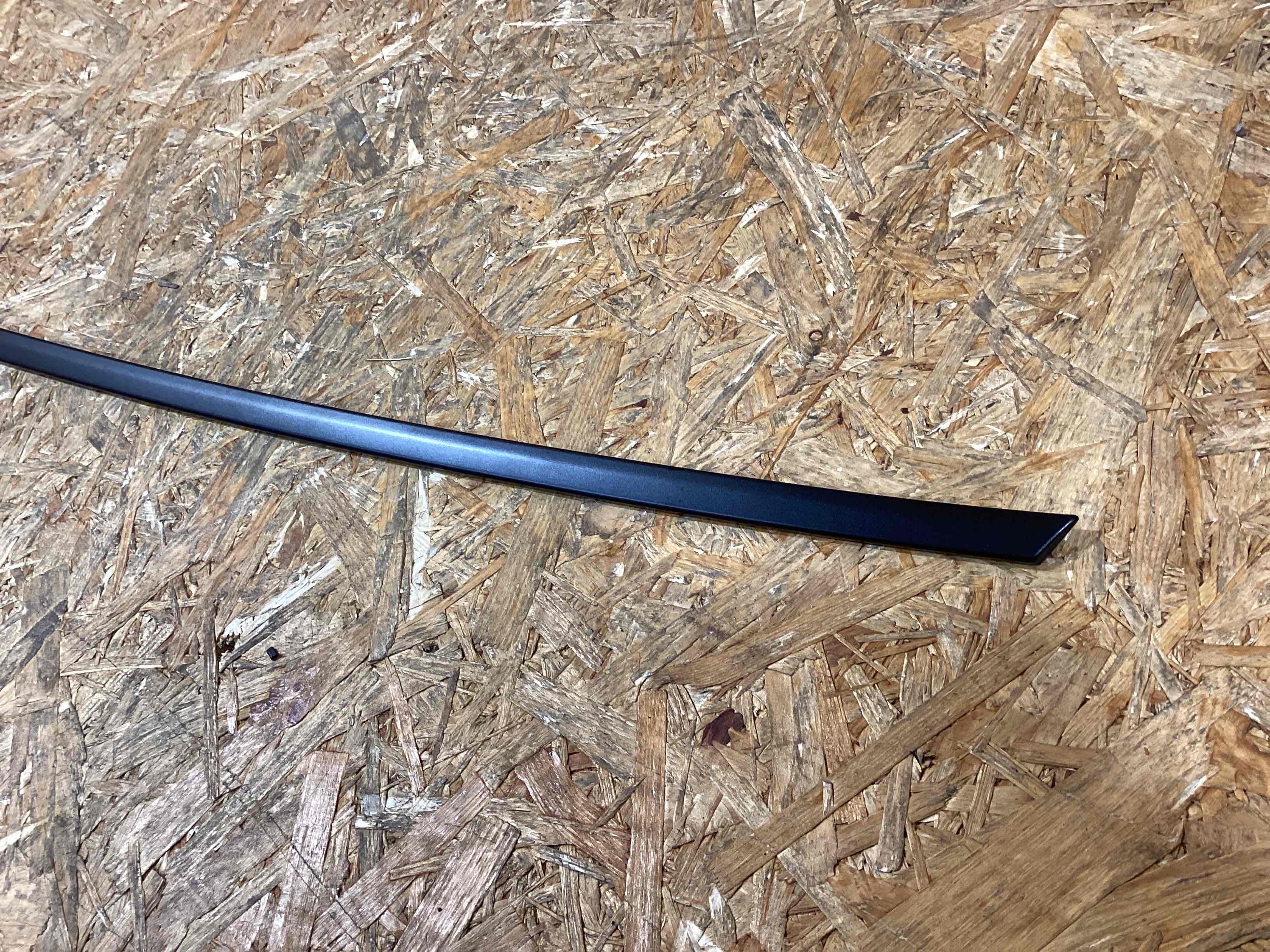 Молдинг двери задней правой Porsche Macan 220126-105