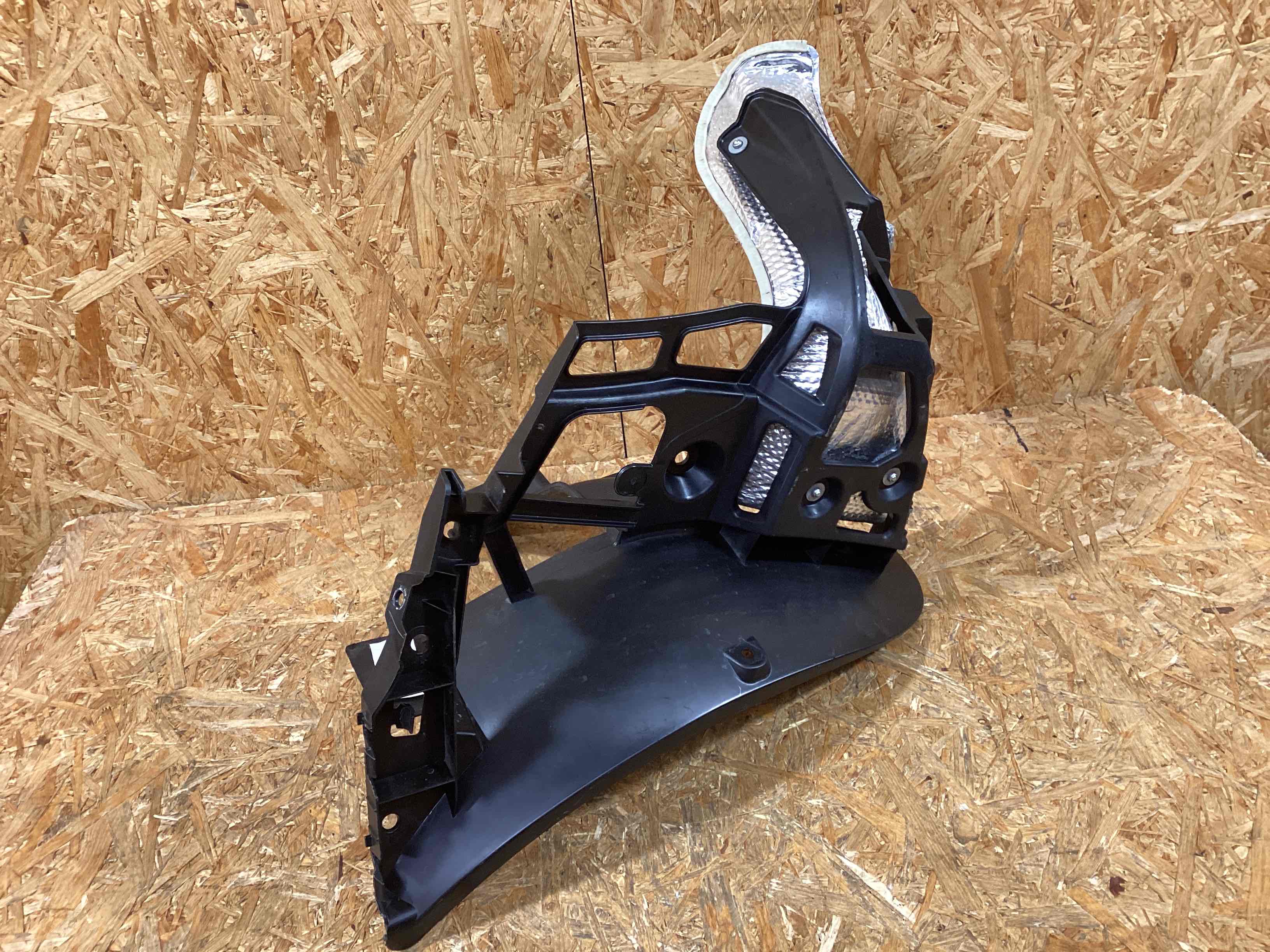 Крепление бампера Porsche Cayman 220126-106