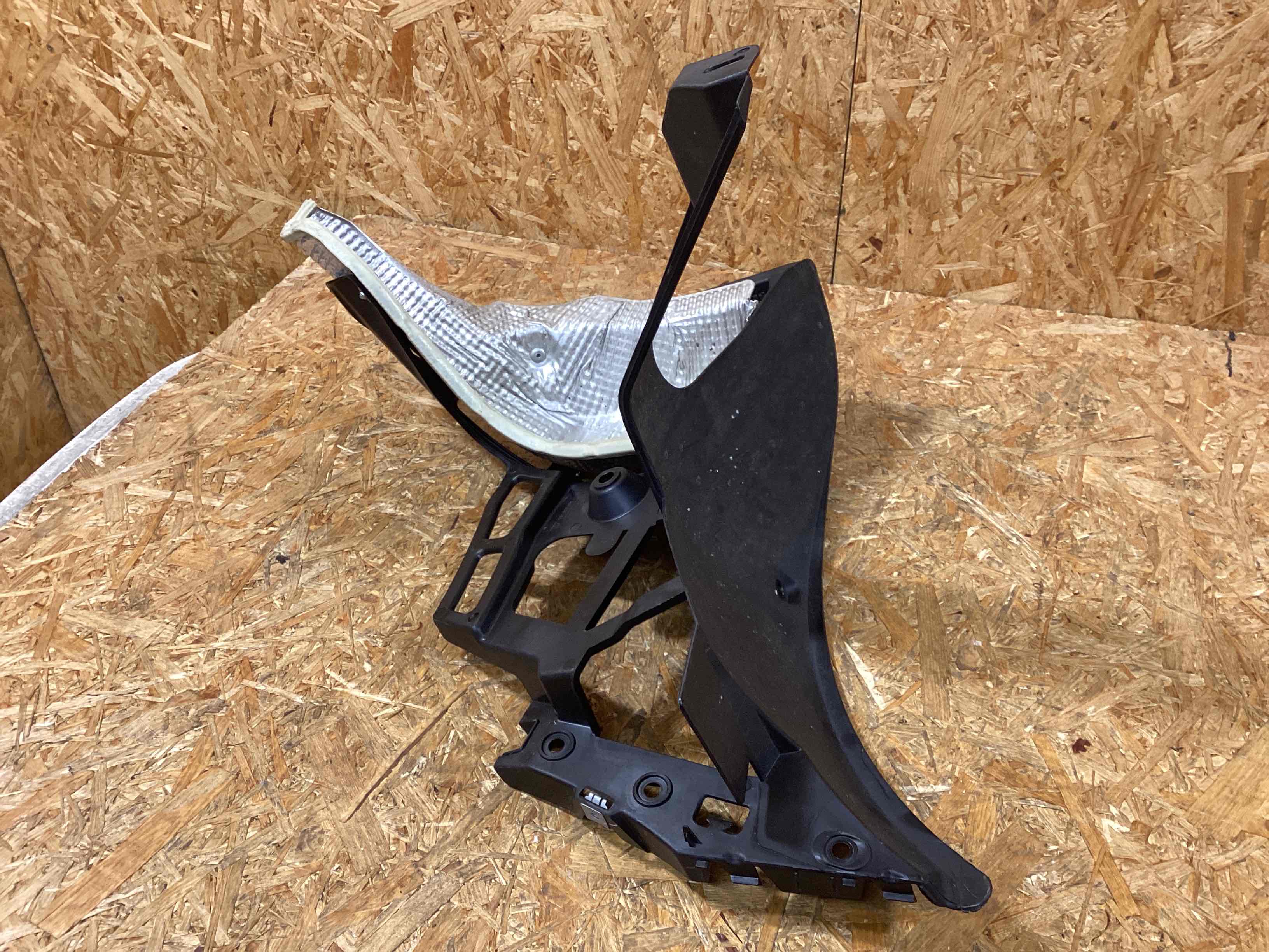 Крепление бампера Porsche Cayman 220126-107