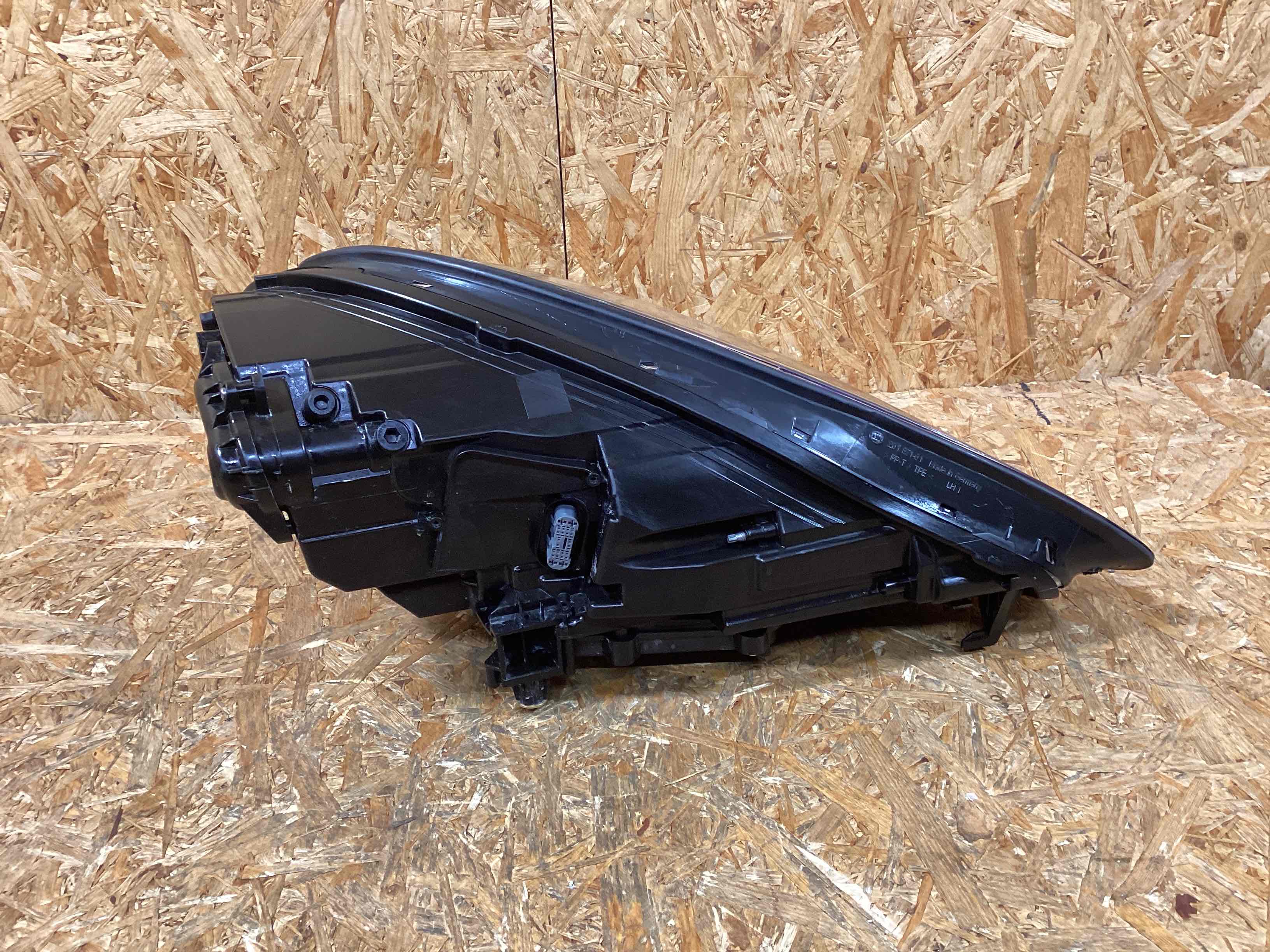 Фара левая Porsche Panamera 220126-110