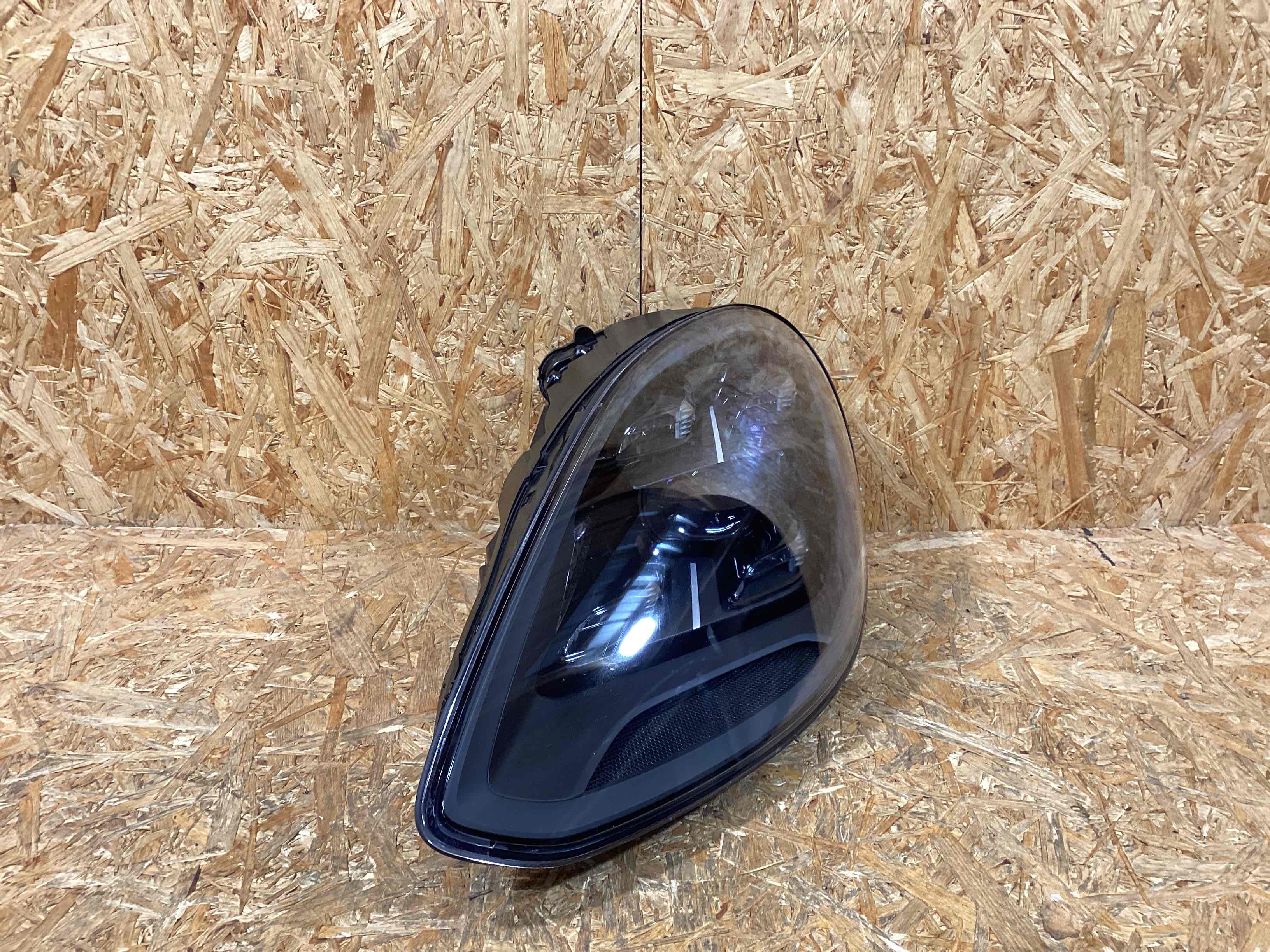 Фара левая Porsche Panamera 220126-110