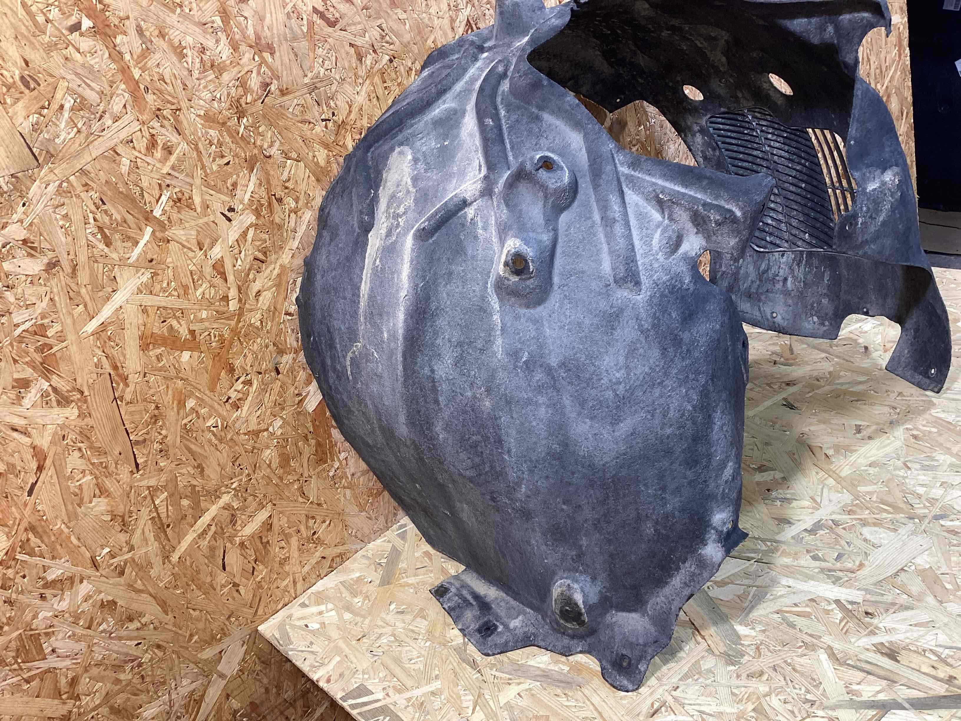 Защита арок передняя левая (подкрылок) Porsche Cayenne 220426-113