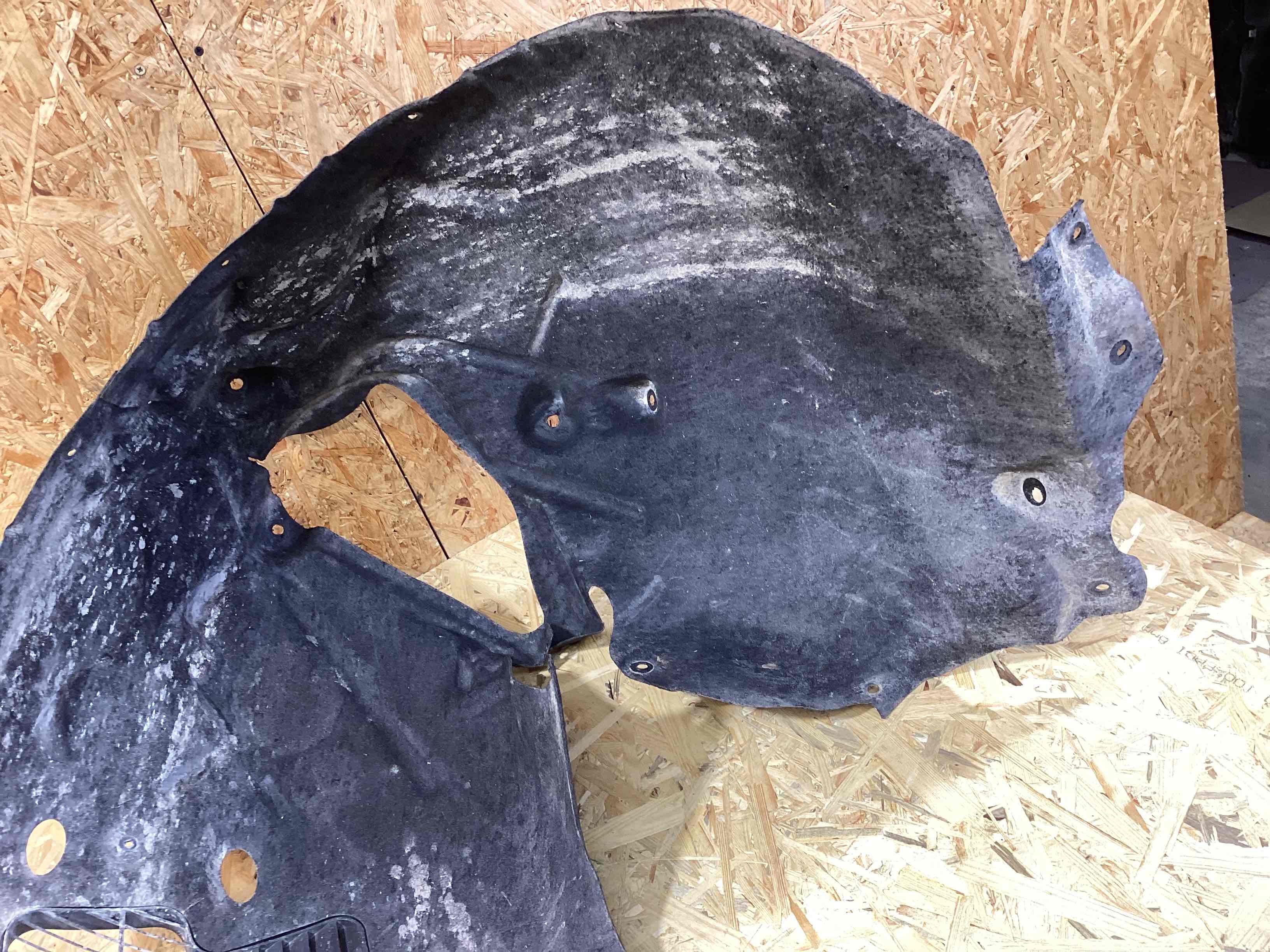 Защита арок передняя левая (подкрылок) Porsche Cayenne 220426-113