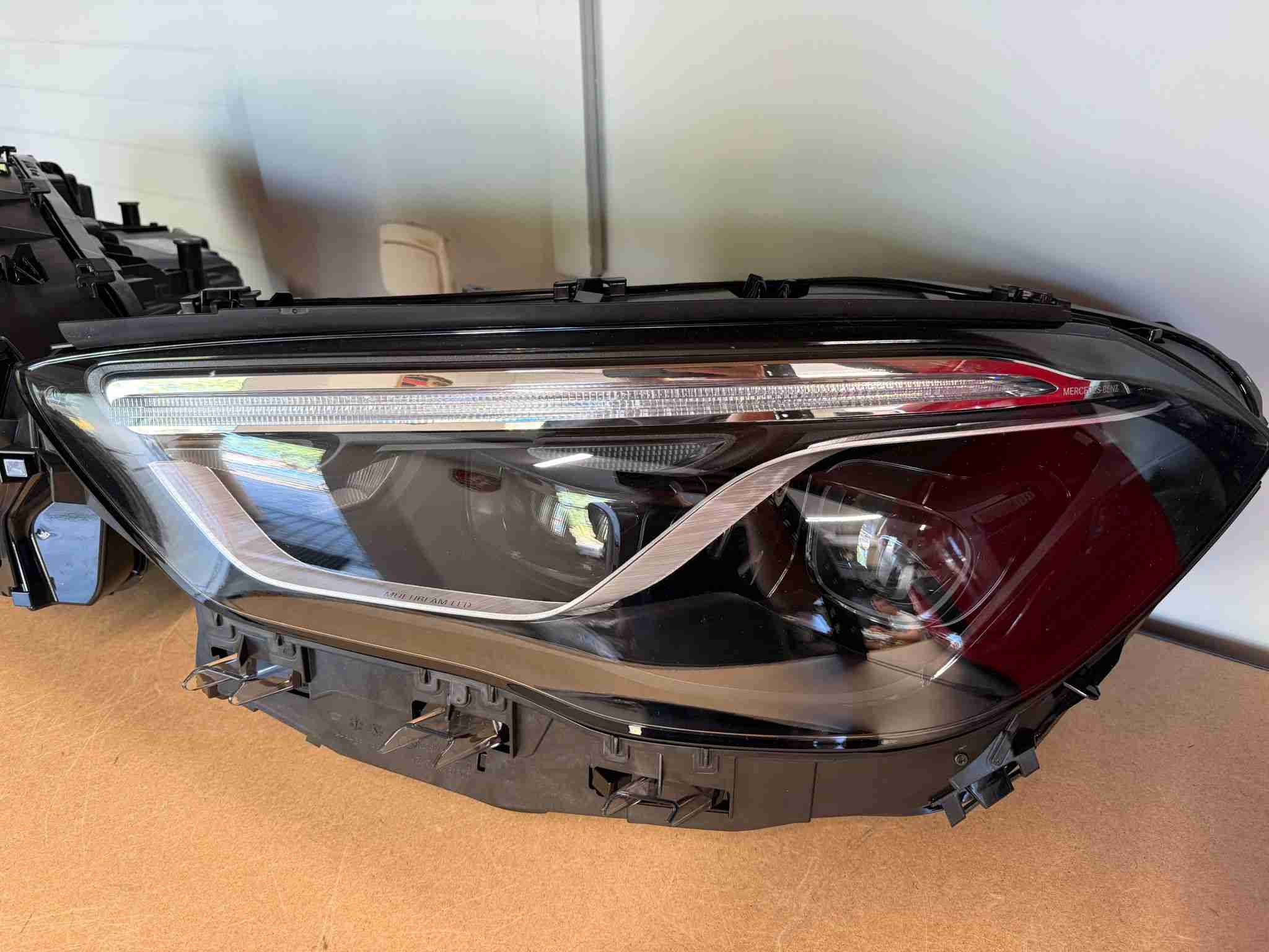 Фара правая Mercedes W247 220626-206