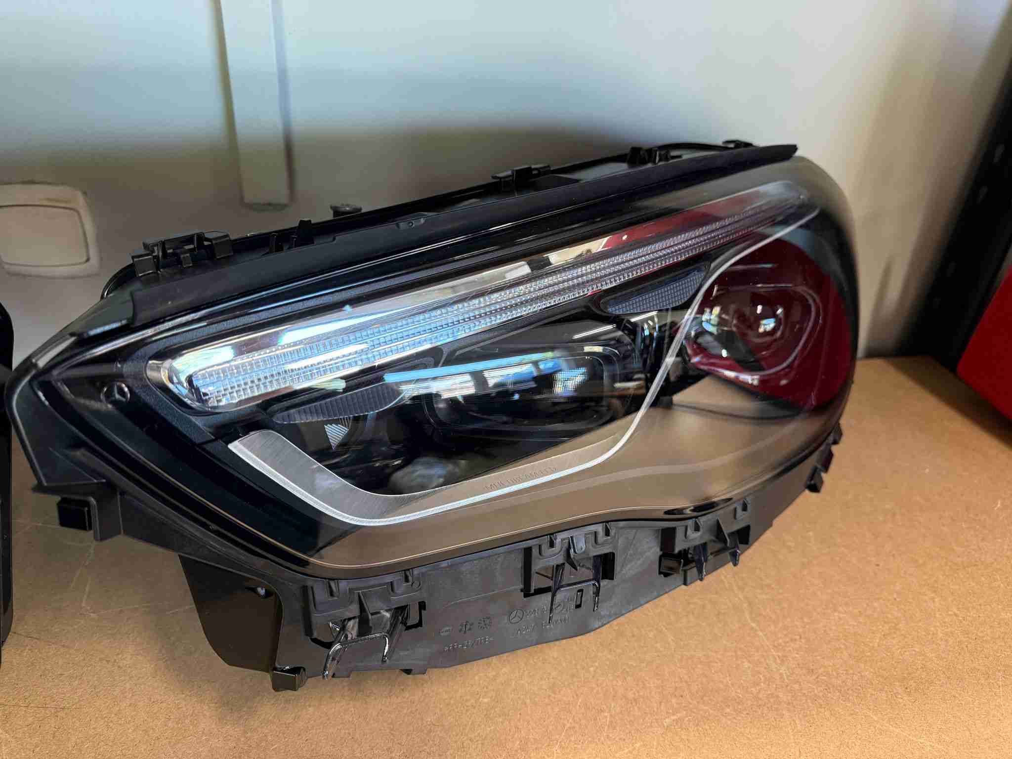 Фара правая Mercedes W247 220626-206