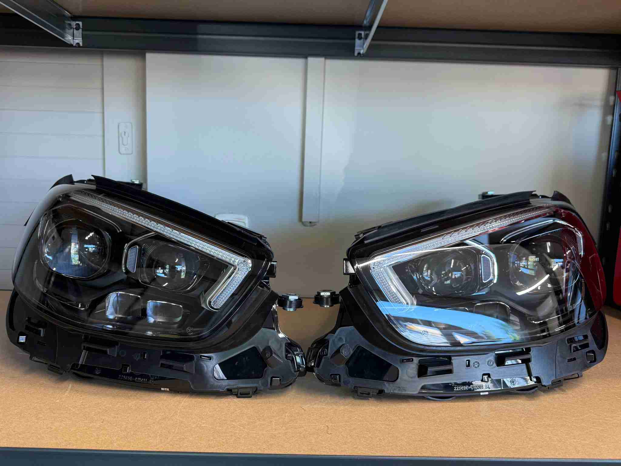 Фара левая Mercedes W213 220626-207