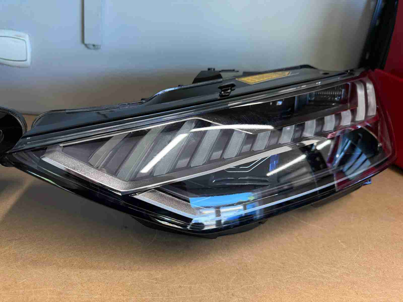 Фара правая Audi RS6 220626-210