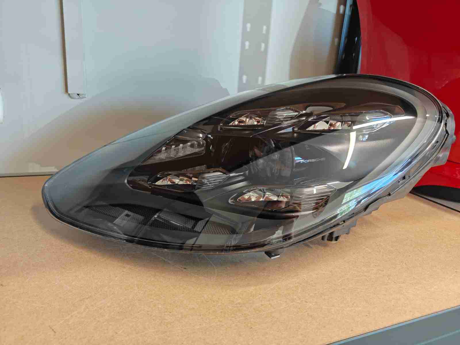 Фара левая Porsche Panamera 220626-213