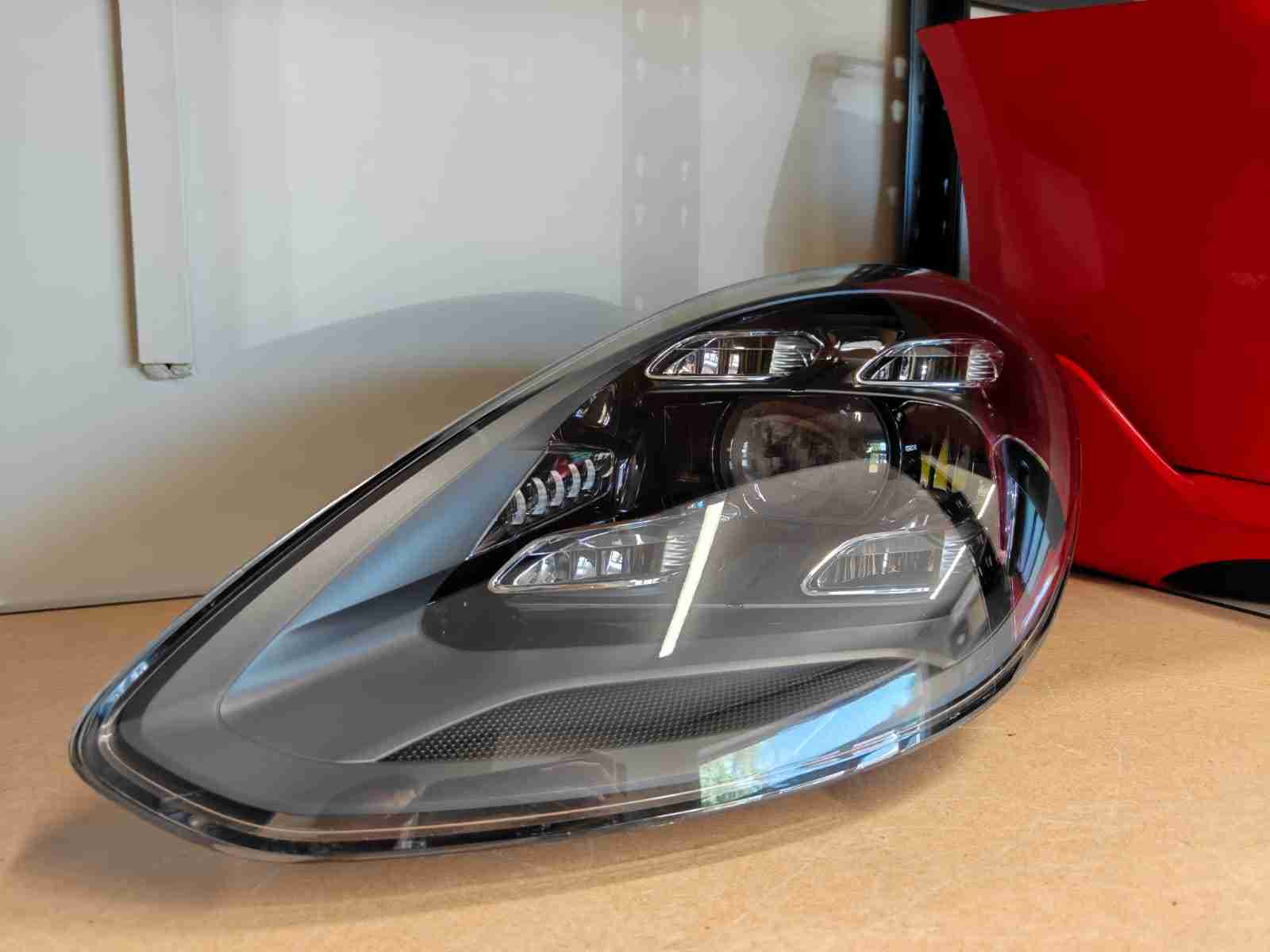 Фара левая Porsche Panamera 220626-214