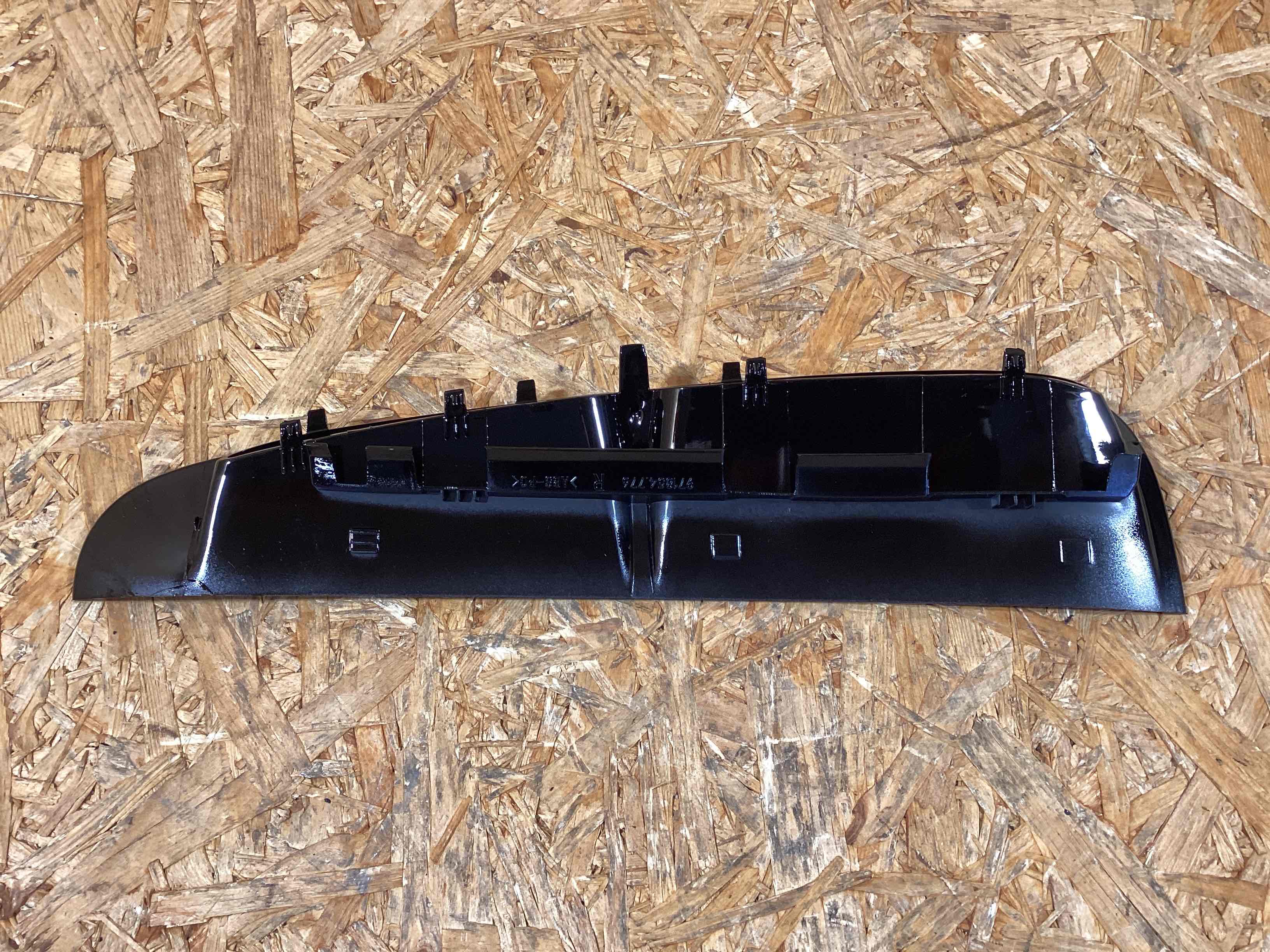 Молдинг крыла, решетки и жабры крыла Porsche Panamera 220825-136