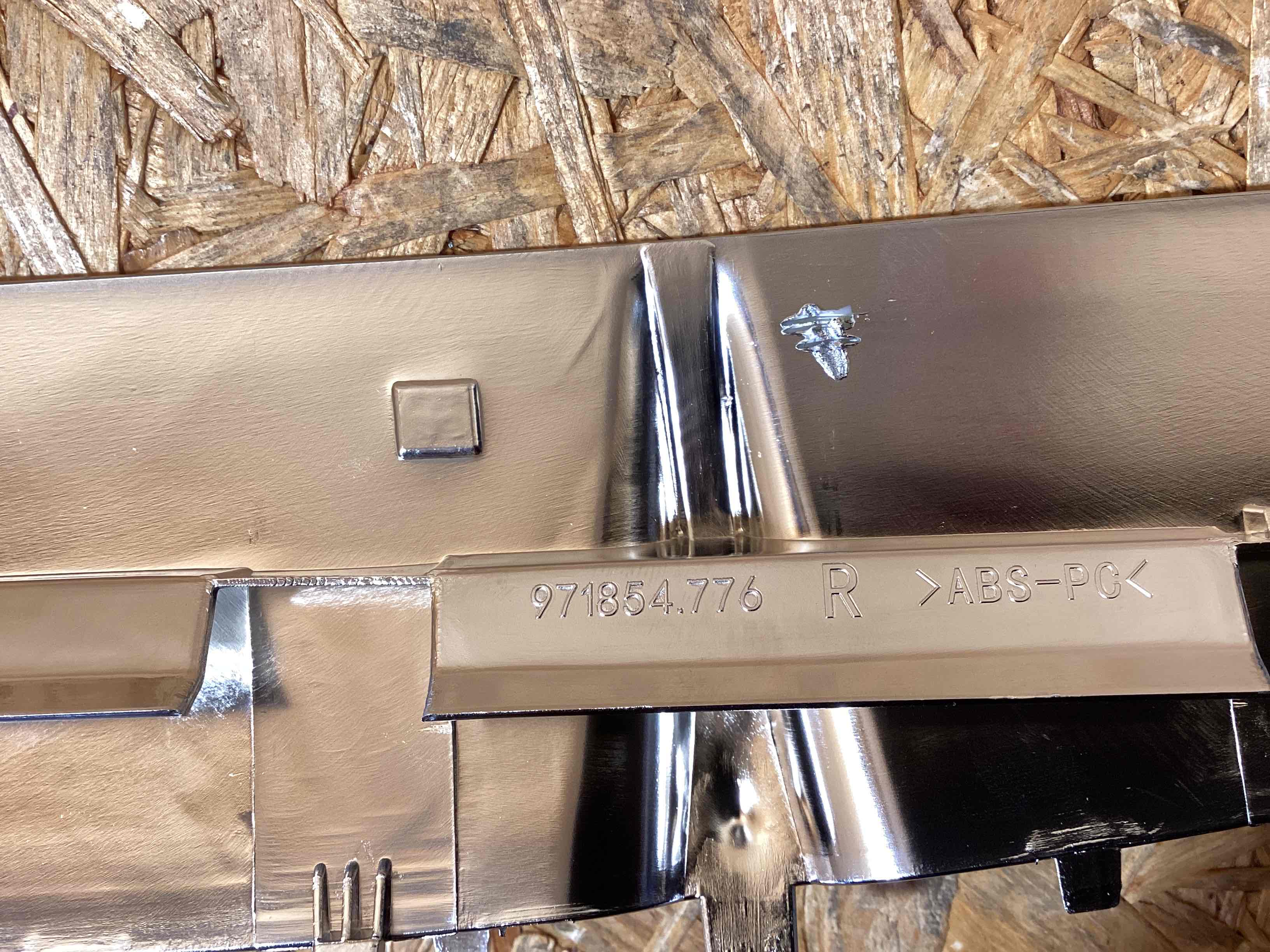 Молдинг крыла, решетки и жабры крыла Porsche Panamera 220825-137