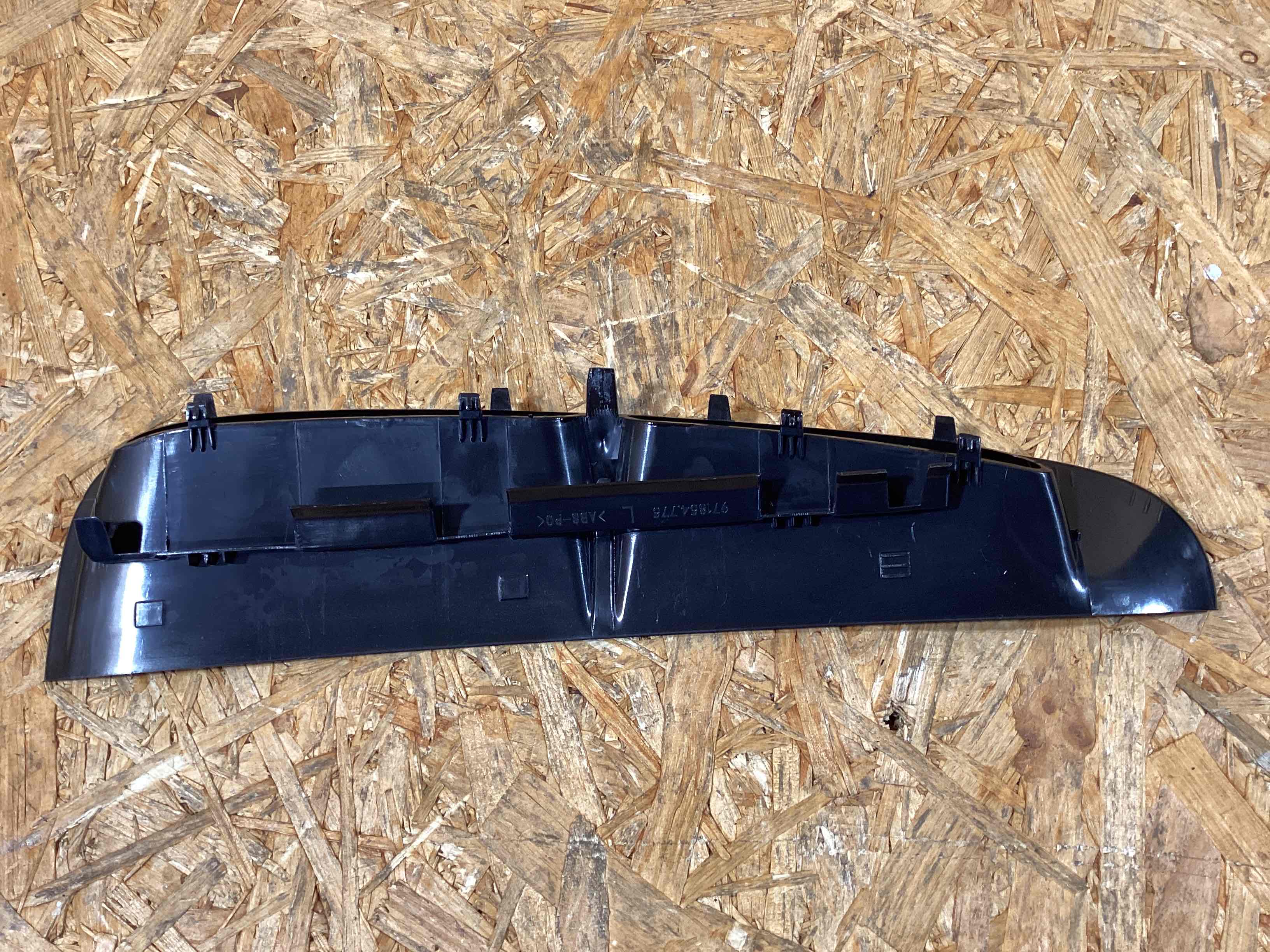 Молдинг крыла, решетки и жабры крыла Porsche Panamera 220825-140