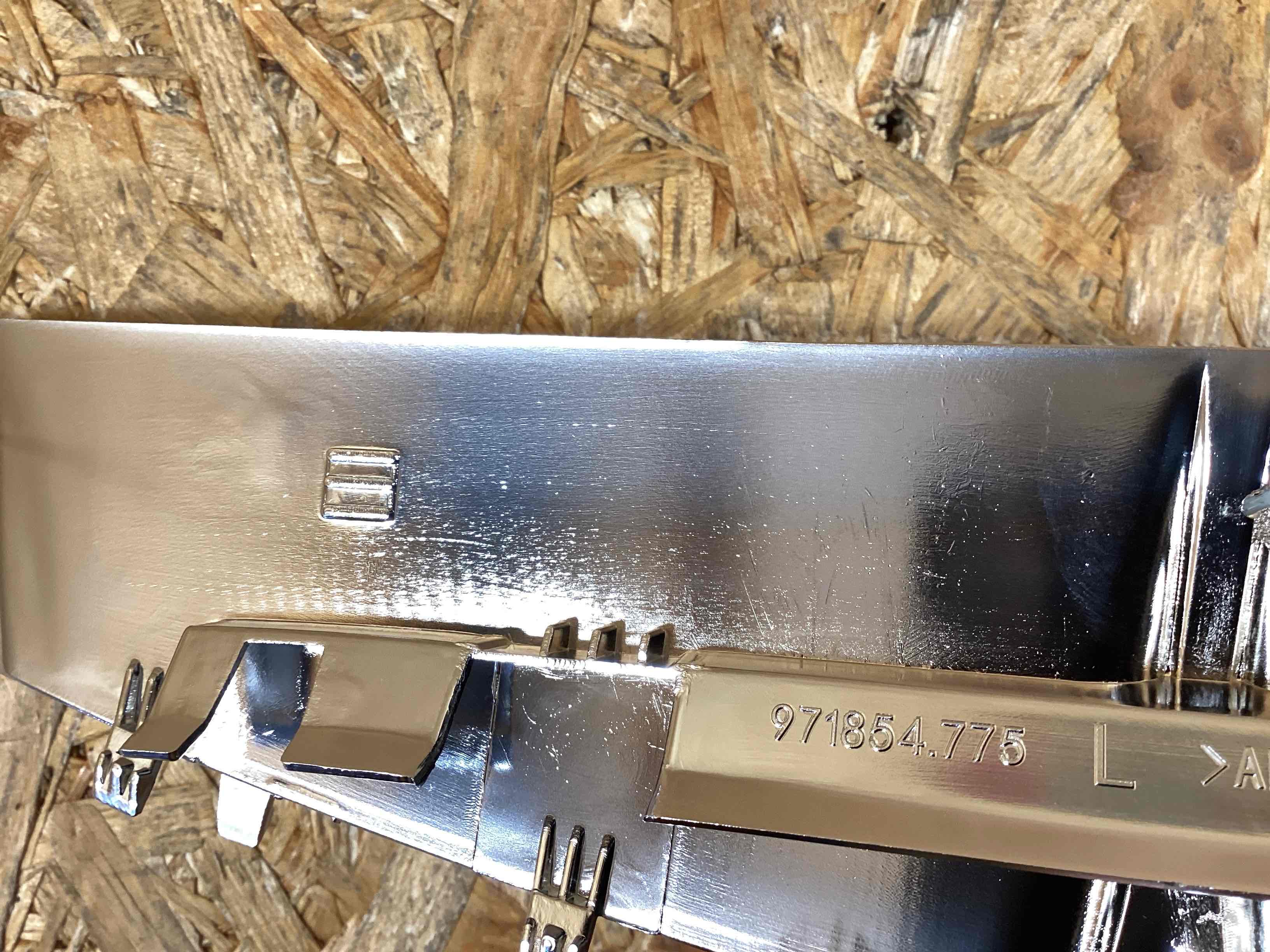 Молдинг крыла, решетки и жабры крыла Porsche Panamera 220825-141