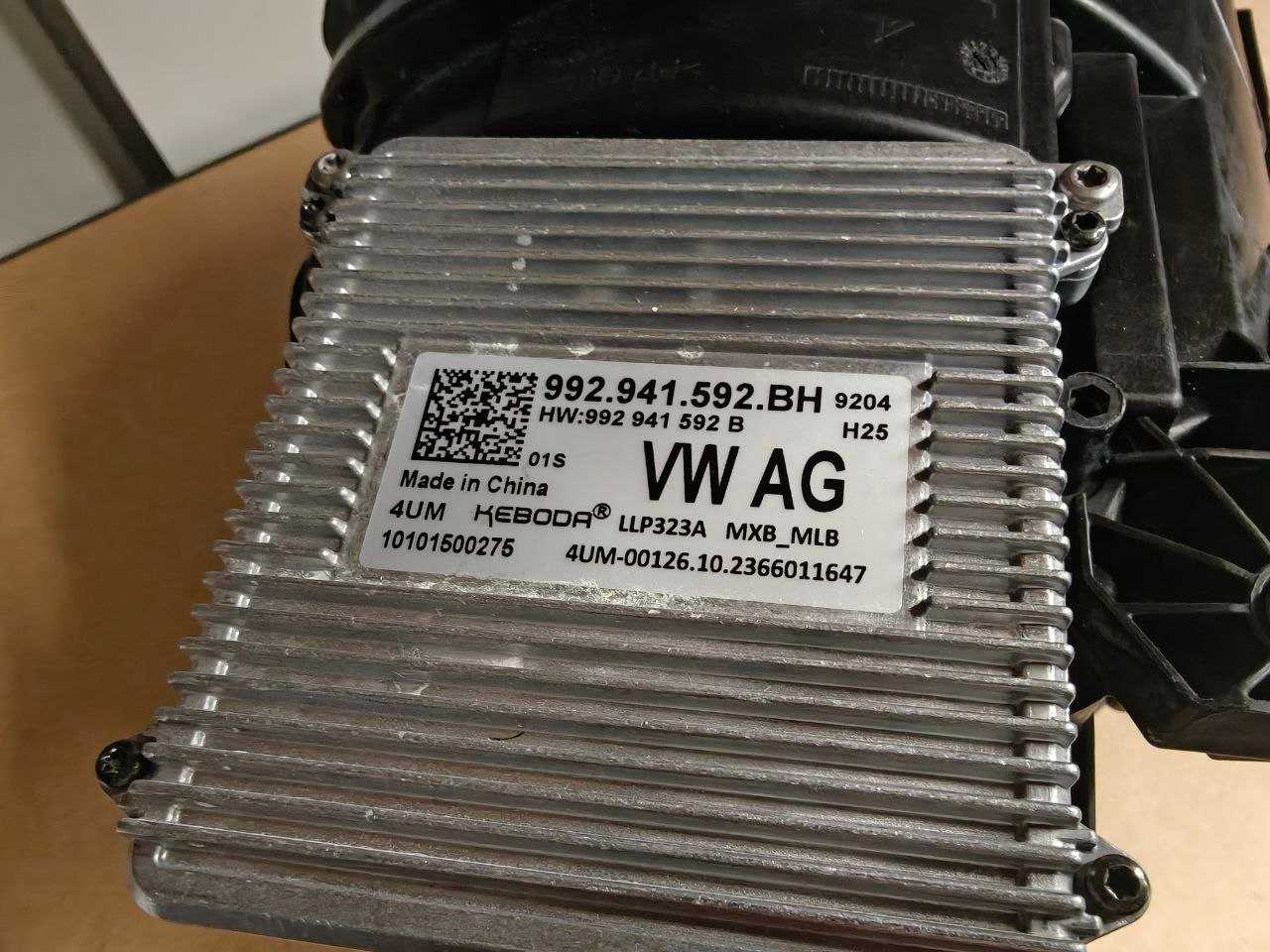Фара ліва Porsche 911 221026-201