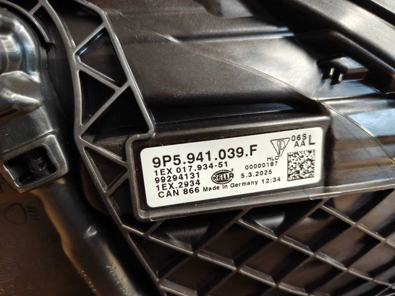 Фара ліва Porsche 911 221026-203