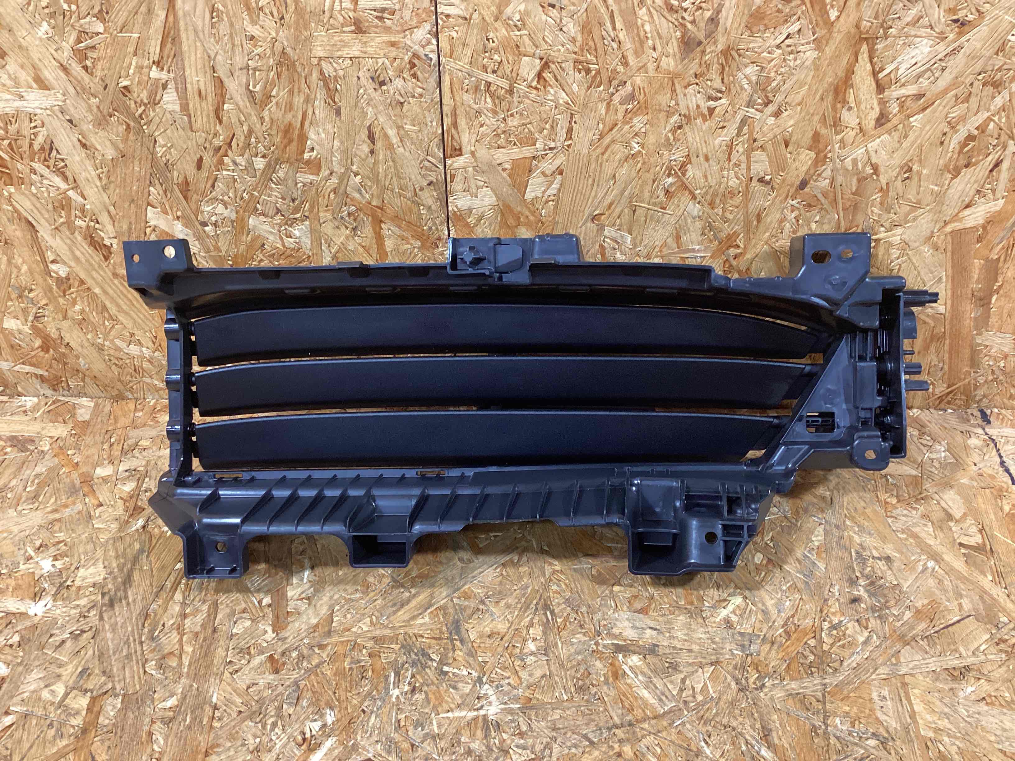 Жалюзи радиатора Porsche Macan 221225-101