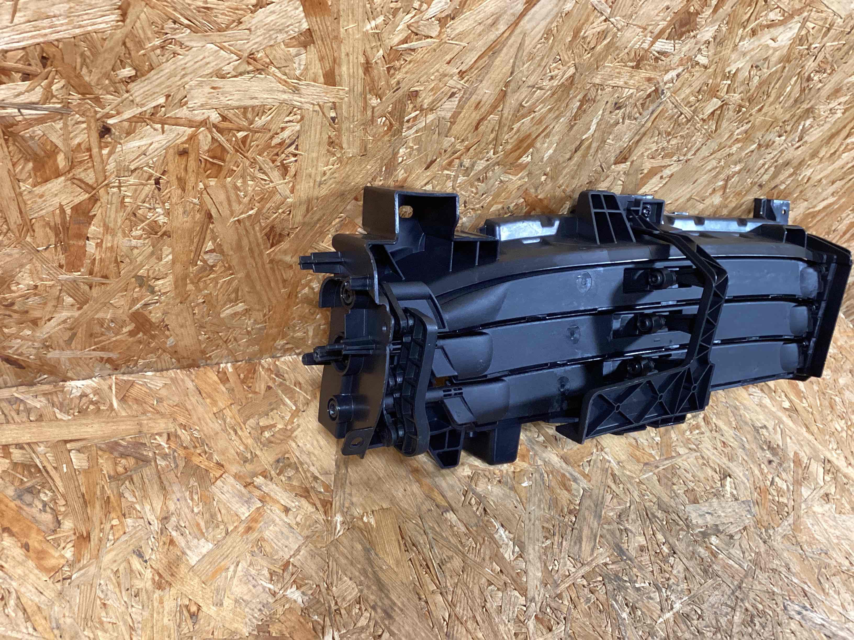 Жалюзи радиатора Porsche Macan 221225-109