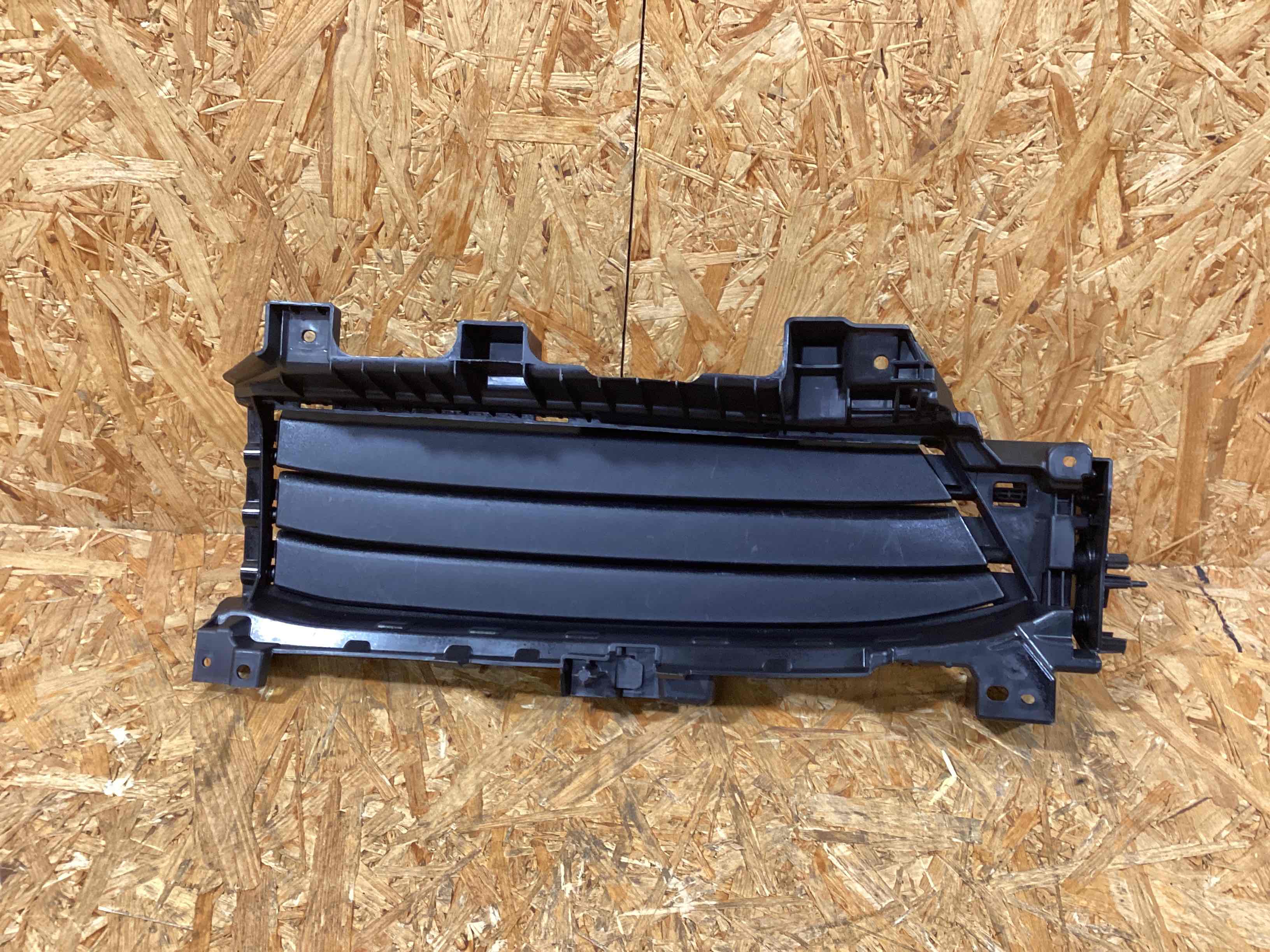 Жалюзи радиатора Porsche Macan 221225-110